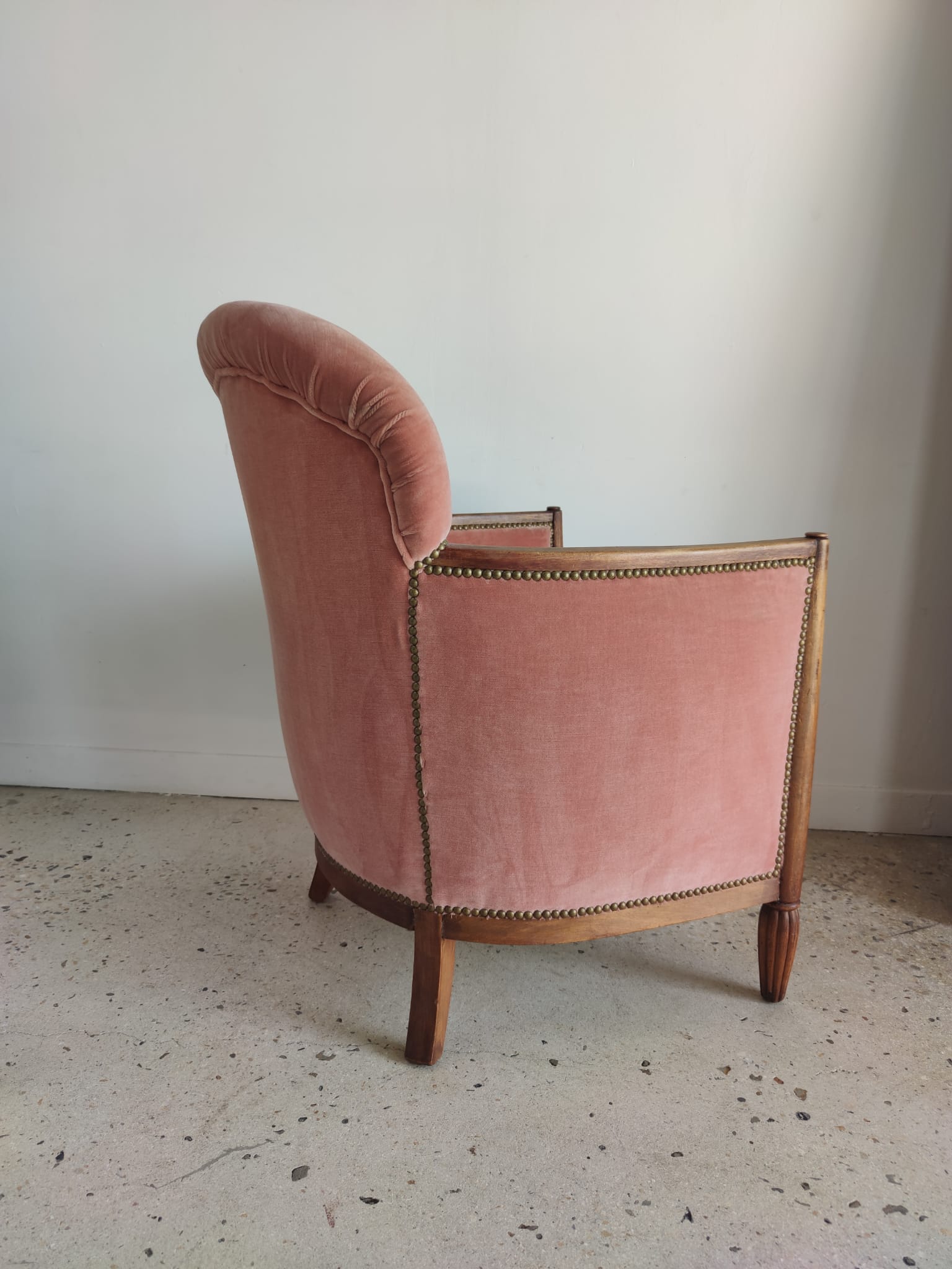 Armchair art deco pink velvet trim