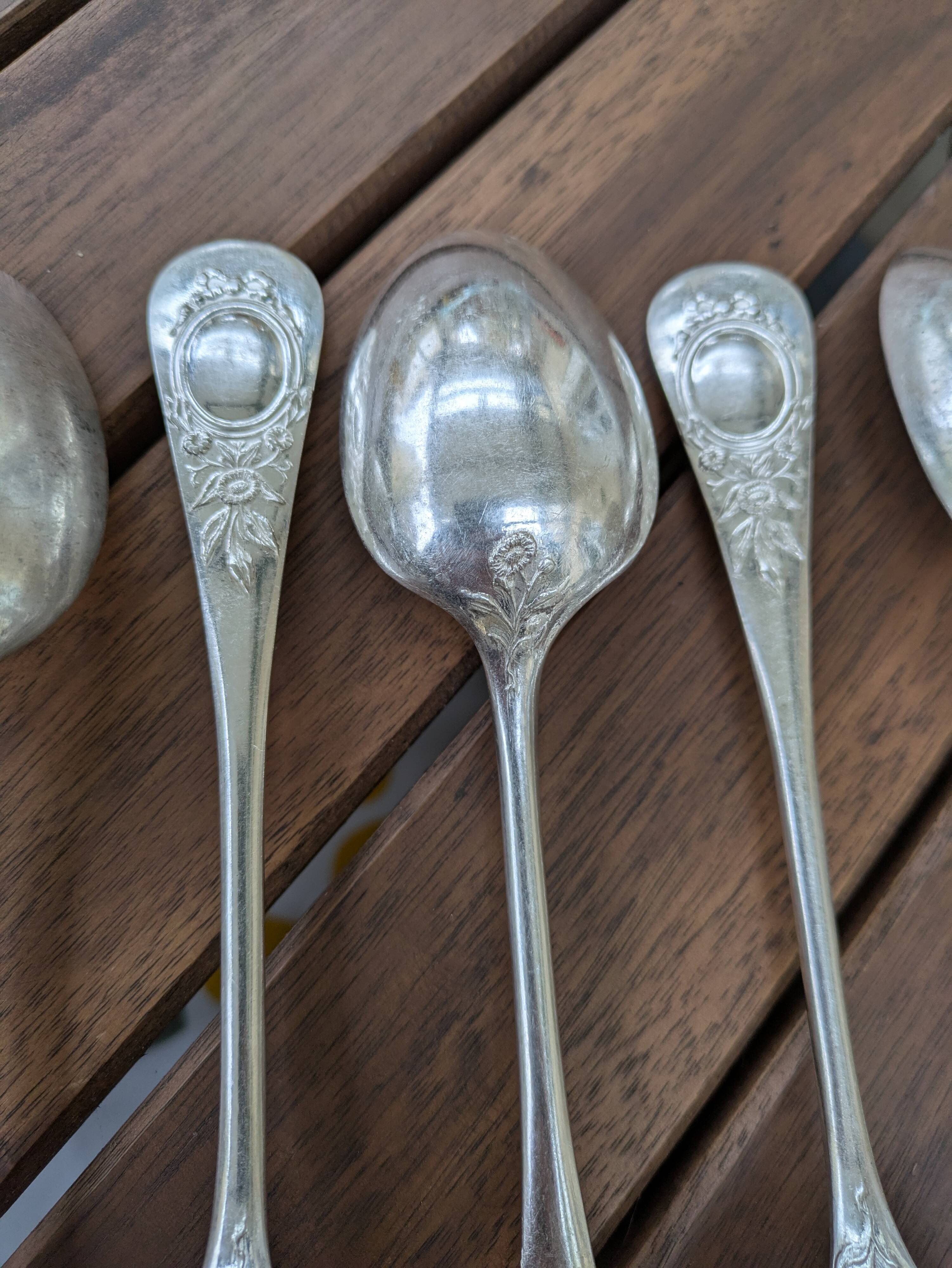 Set of 6 silver plated metal forks and spoons 20g with medallion f