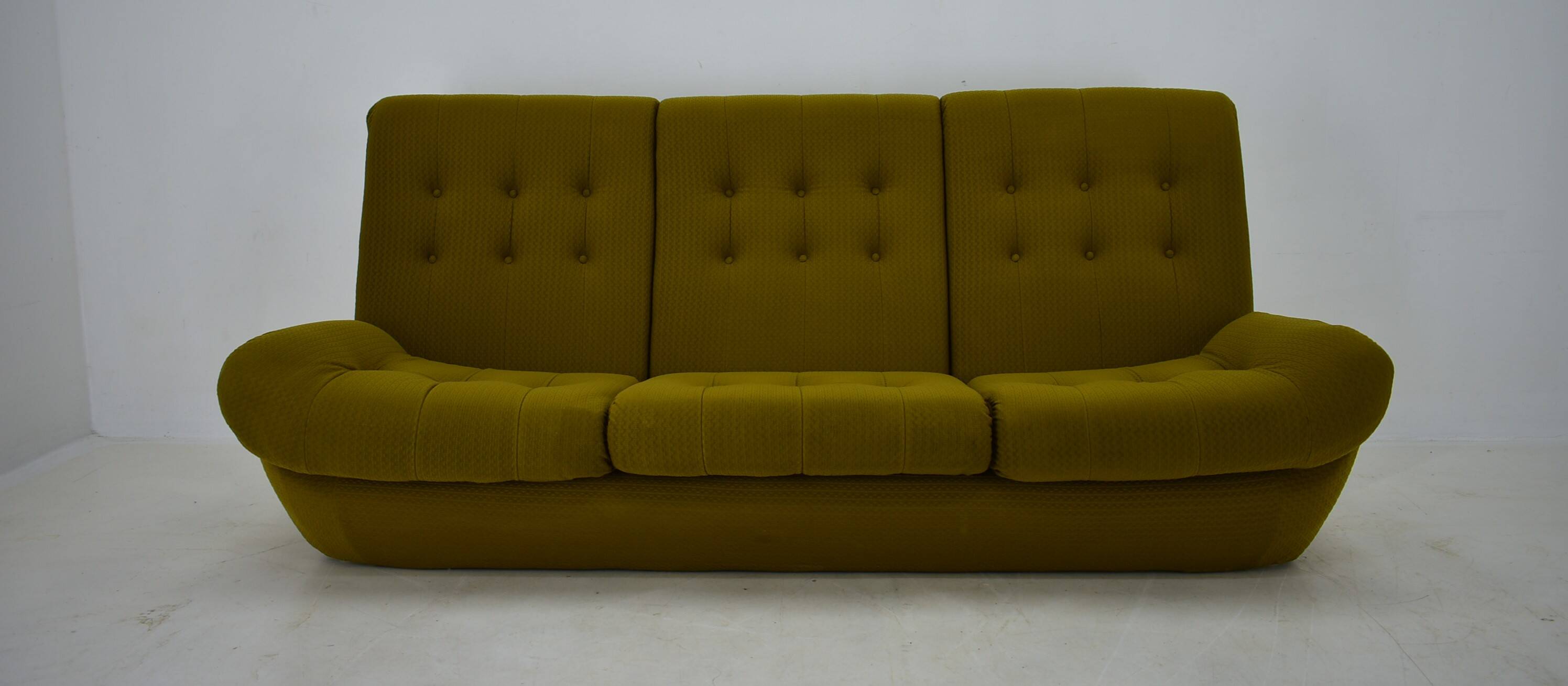 20th Century , Green Atlantis Three seats Sofa, 1960s