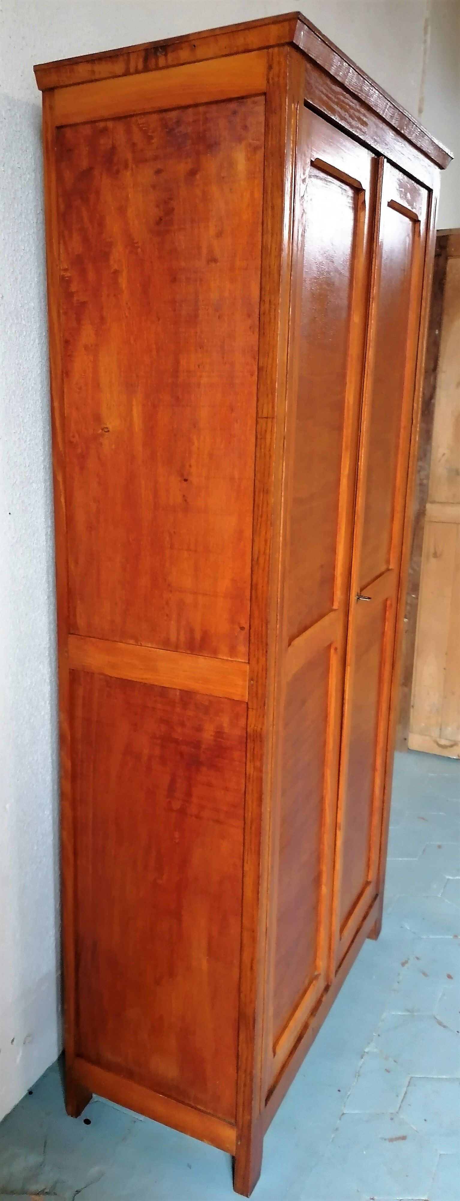 Armoire parisienne