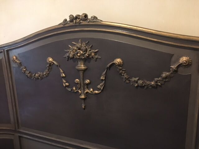 bed in solid walnut patinated Louis XVI style 160X200 cm