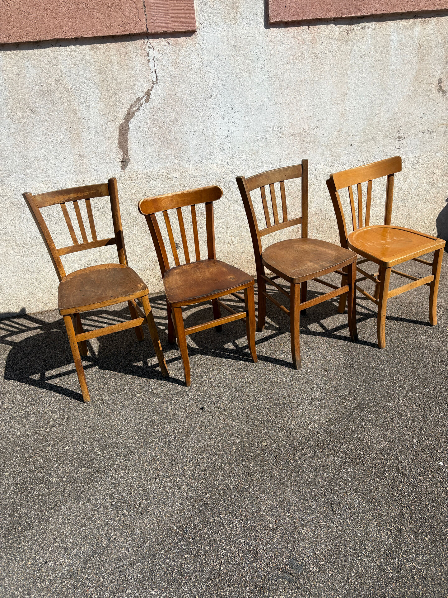 Set de 4 chaises bistrot dépareillées 