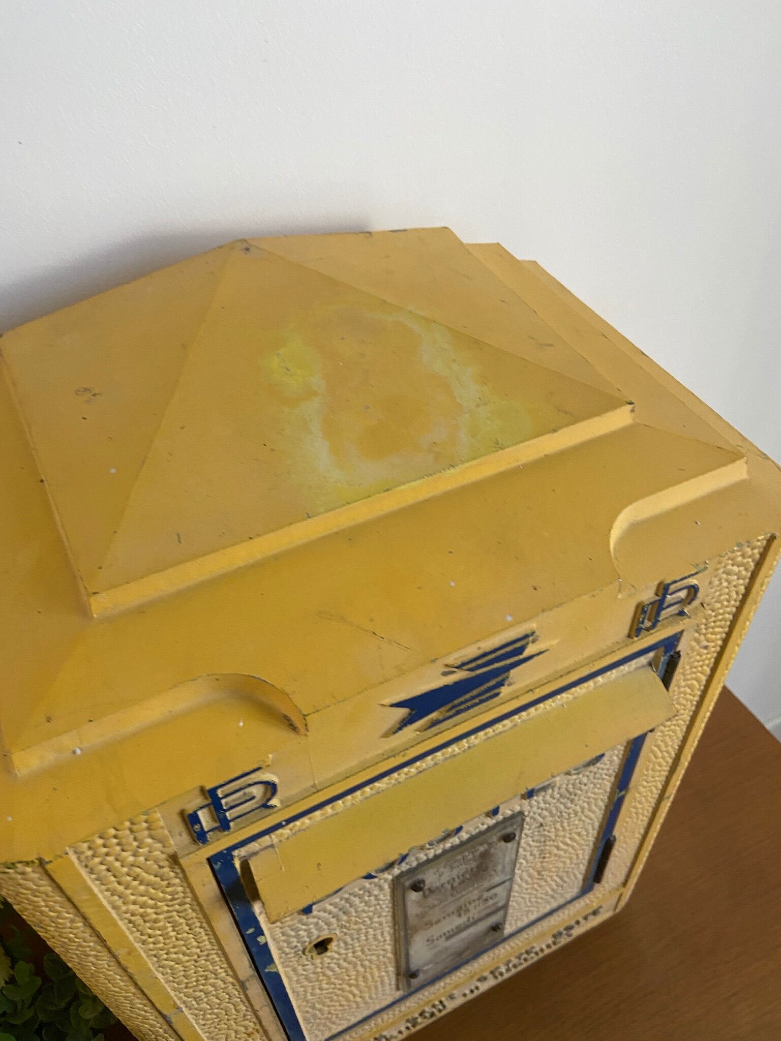 MAILBOX LA POSTE JAUNE 1967