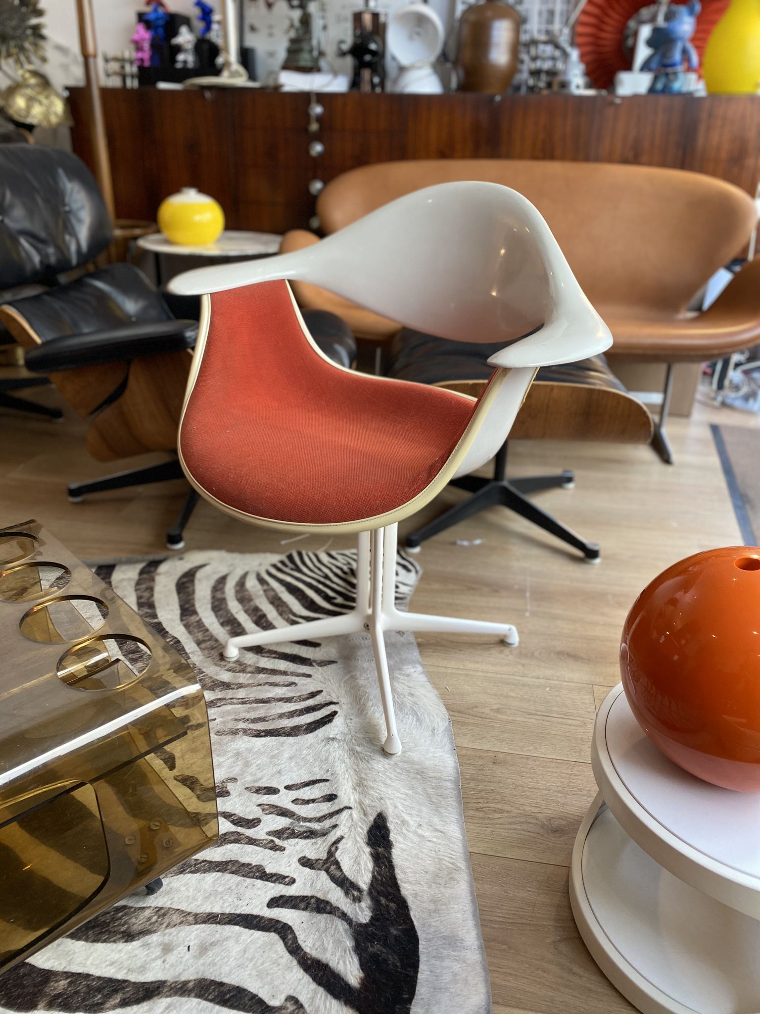DAF Georges Nelson chair for Herman Miller. Foot la Fonda.