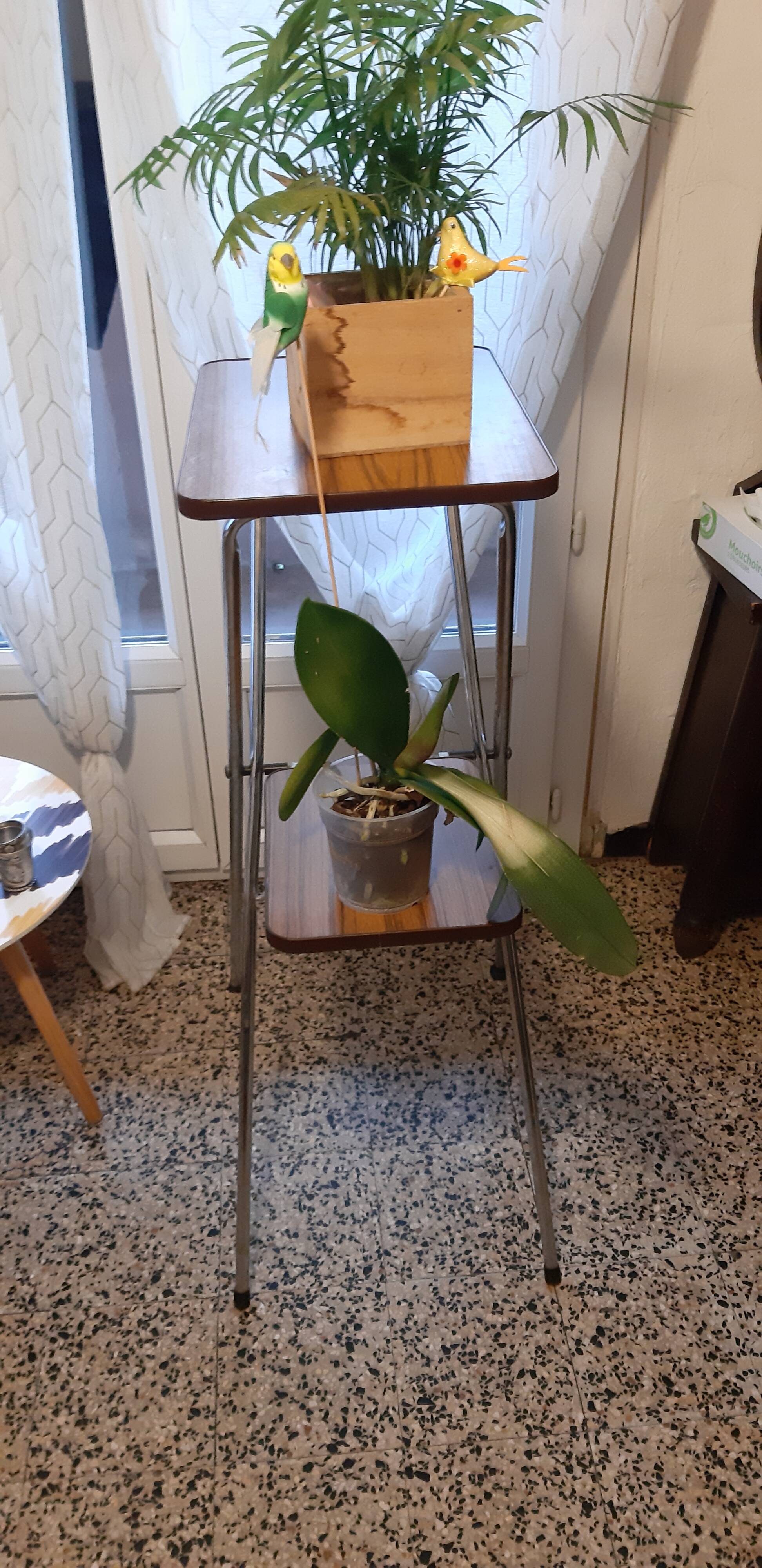 Formica projector holder