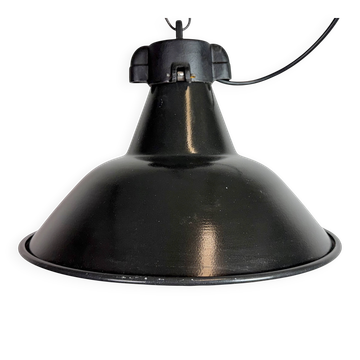 Lampe d'usine en émail noir industriel avec dessus en fonte, années 1950