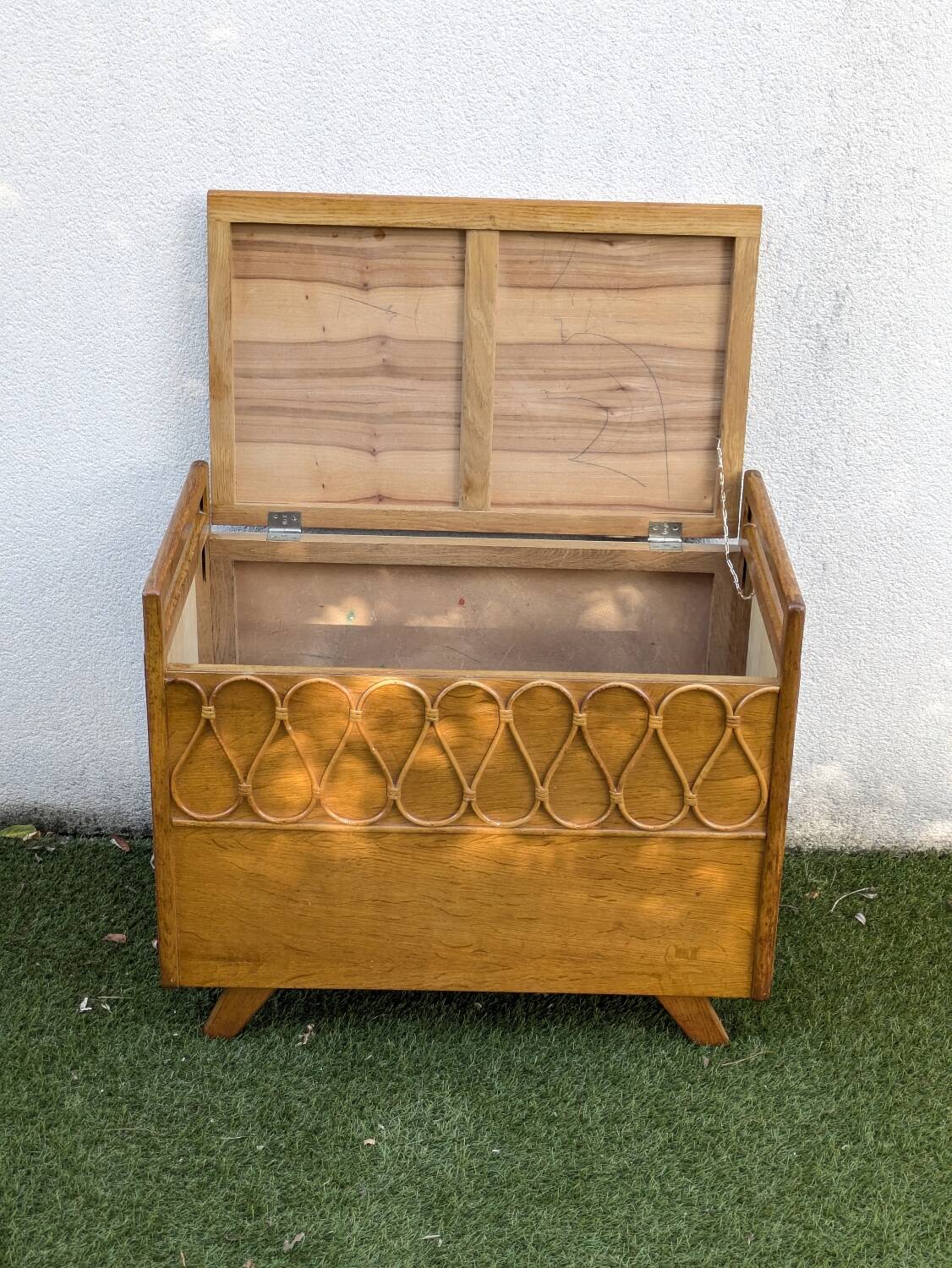 Vintage oak and rattan chest/bench – 1960s