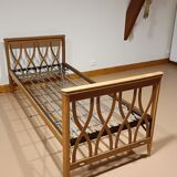 Vintage pull-out beds with cross-beams