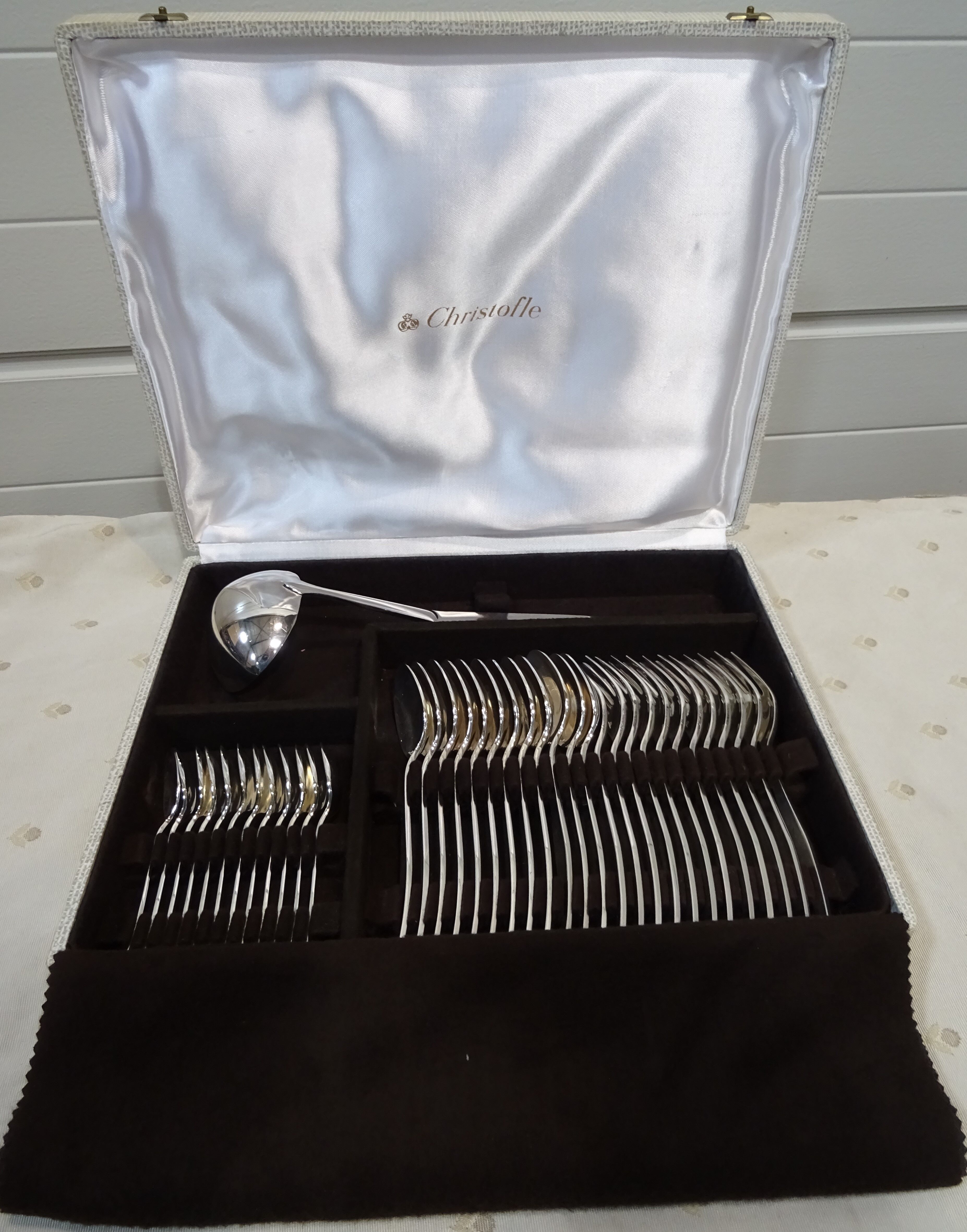 37-piece box christofle model orly