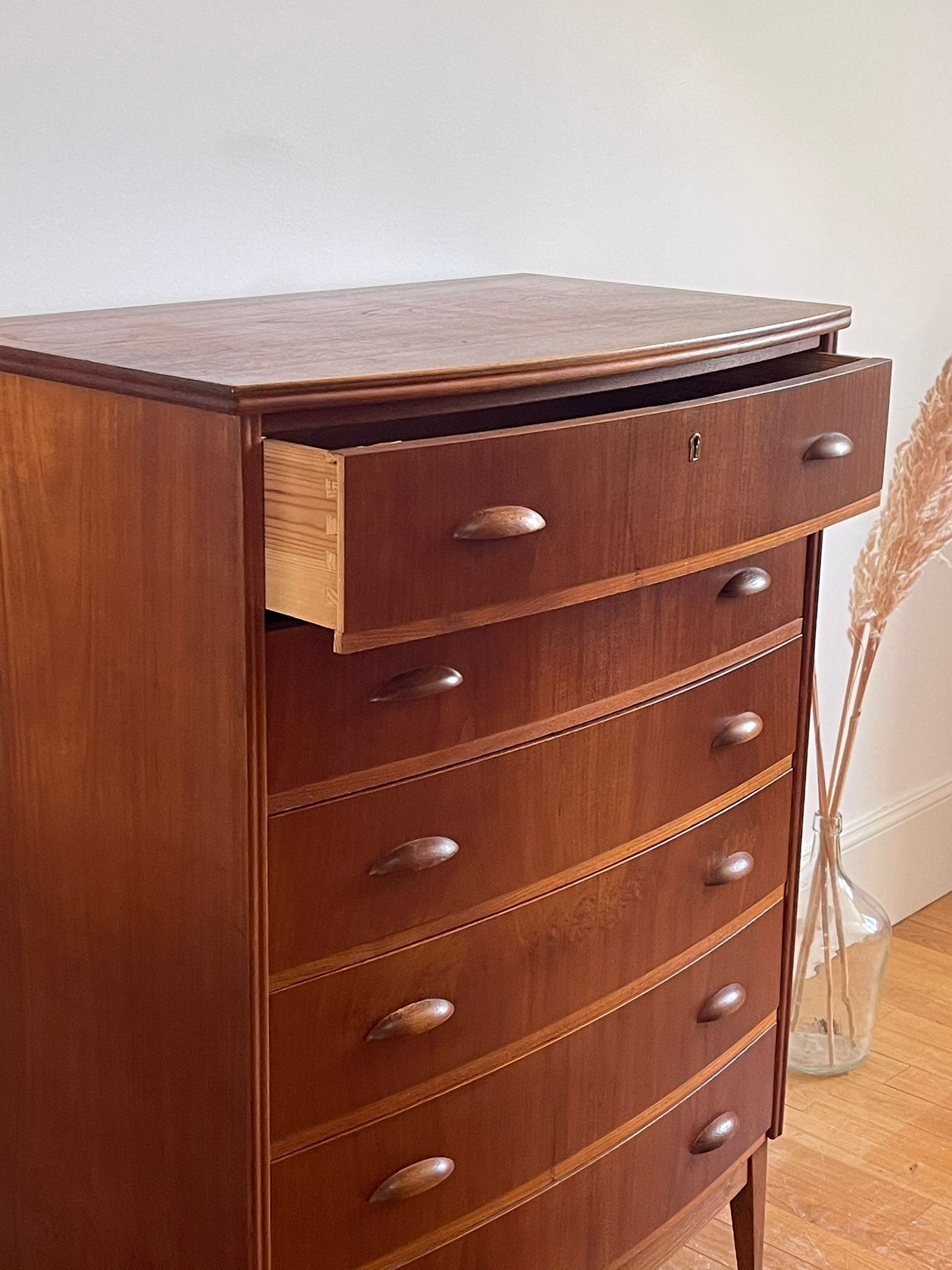 Danish teak chest of drawers with 6 drawers.