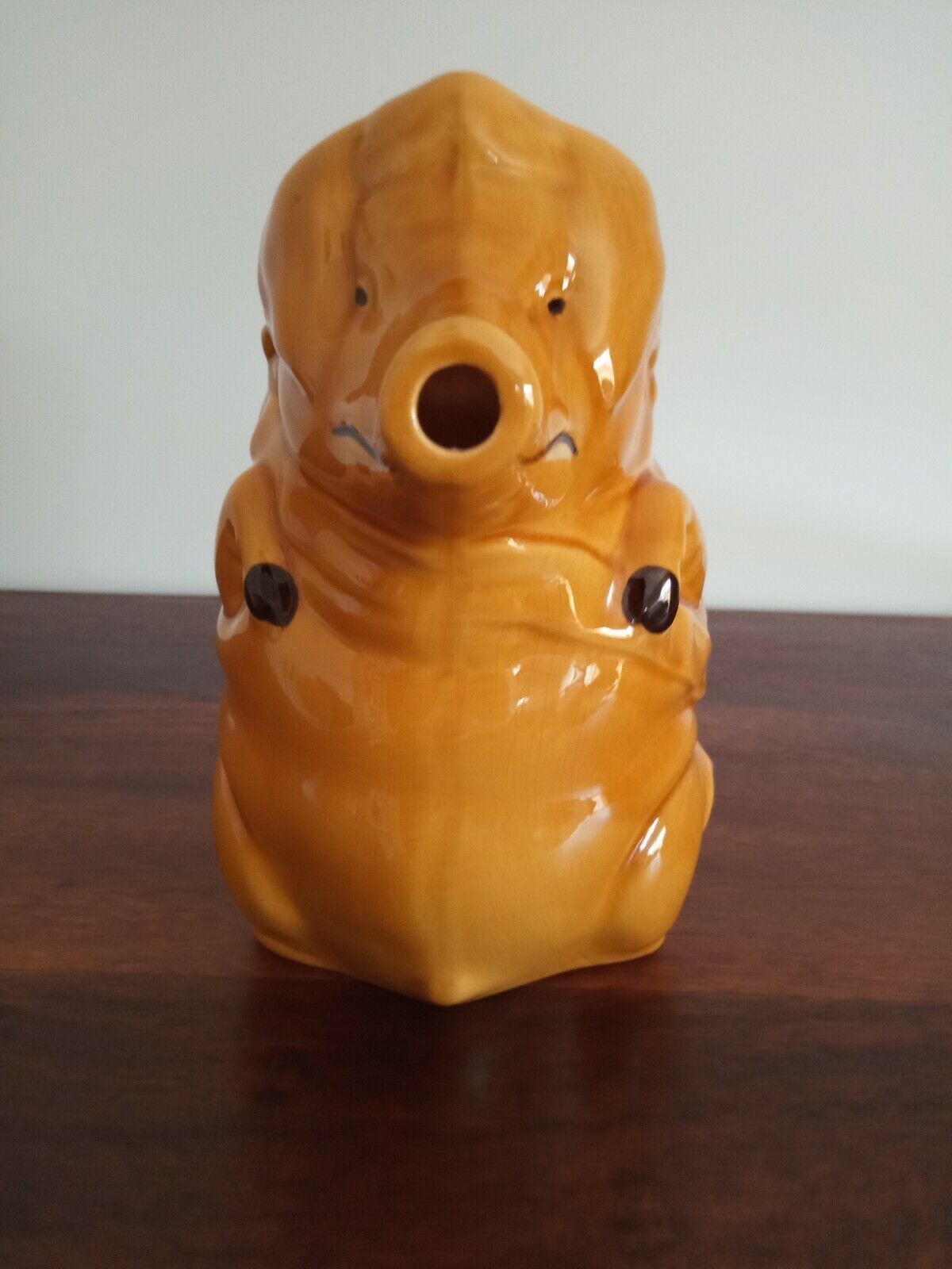 Anthropomorphic pitcher in dabbling