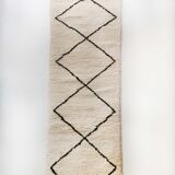 Moroccan berber carpet beni ouarain unbleached corridor with black diamonds 292x86cm