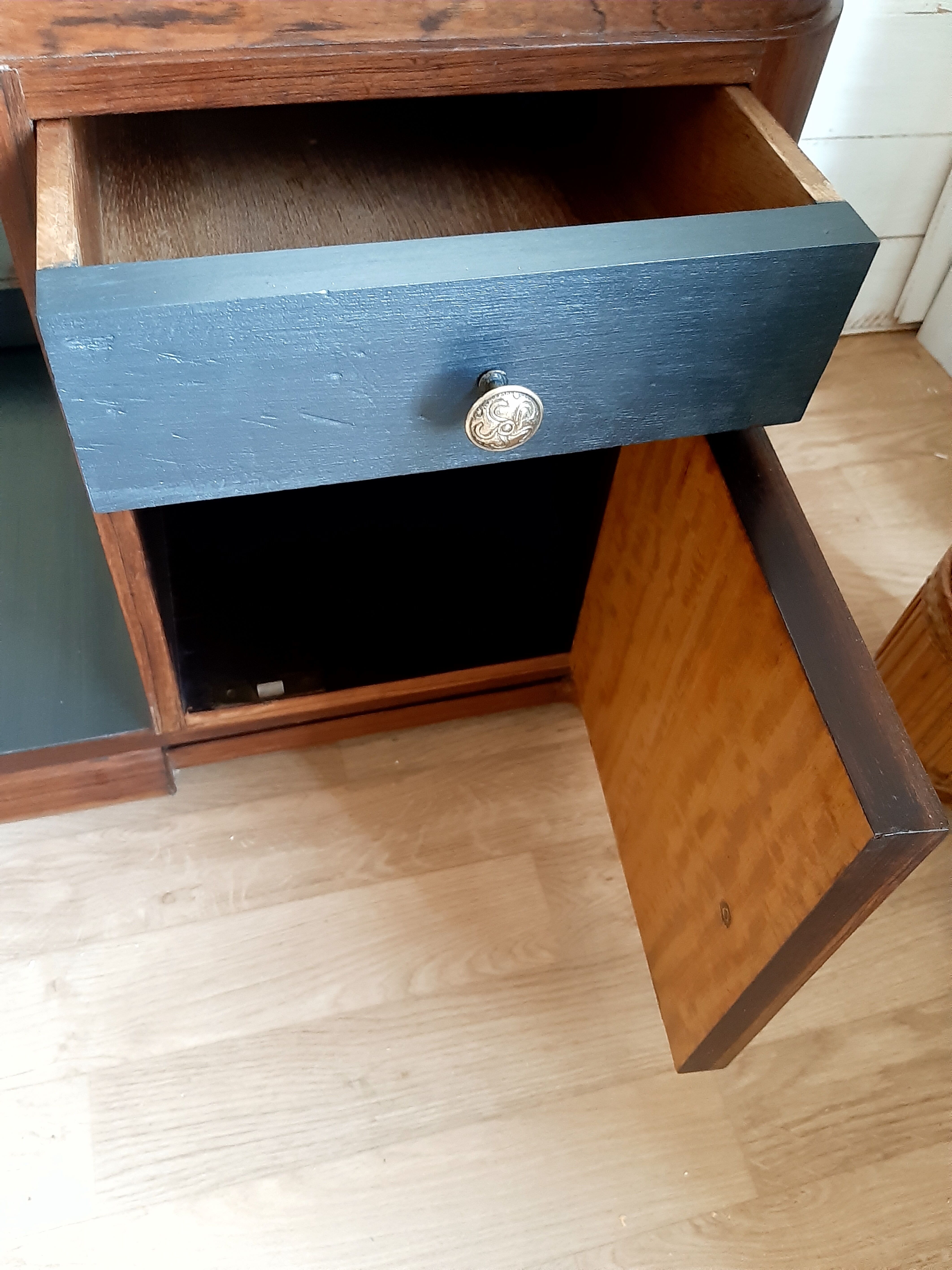 Art Deco hairdresser