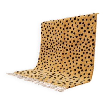 Tapis berbère beni ouraine en laine naturelle fait main 150/250 cm