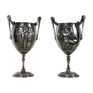 Paire de coupes en bronze