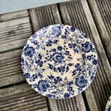 5 vintage plates with blue flowers