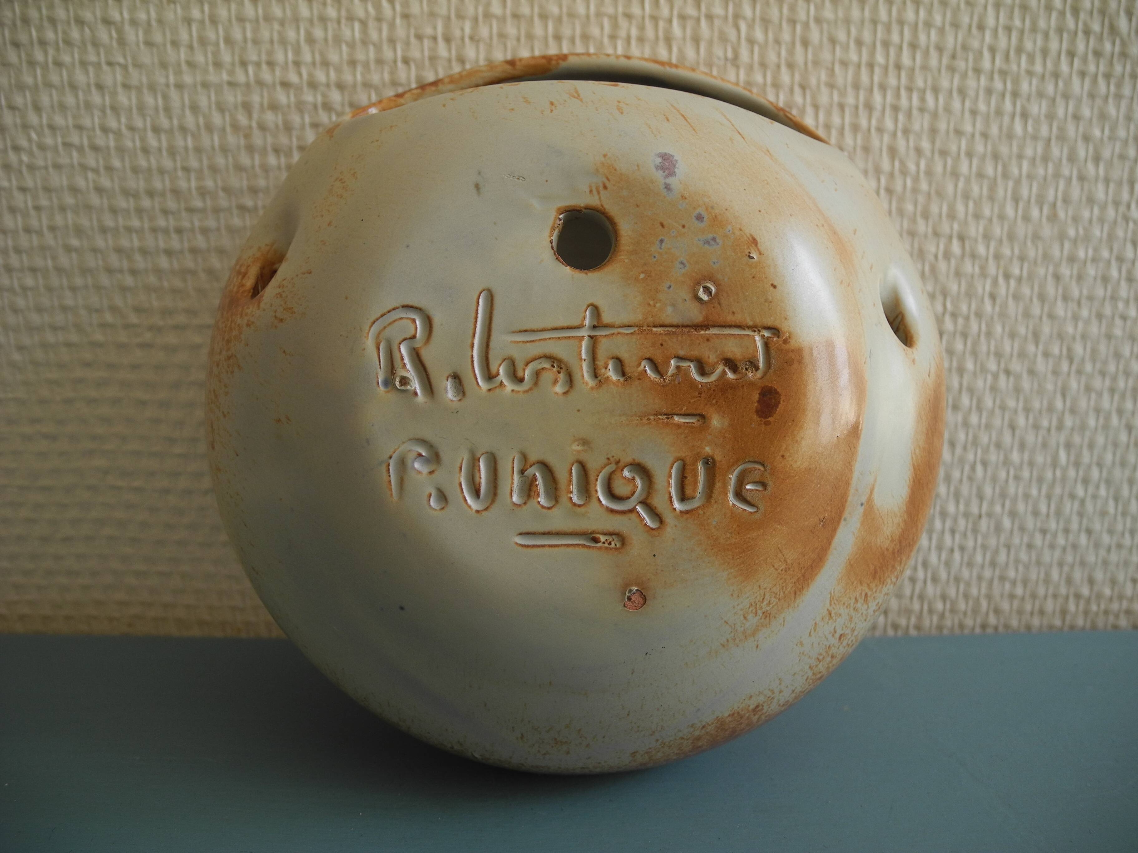 ancienne bouquetière murale pièce unique vintage ceramic wall vase