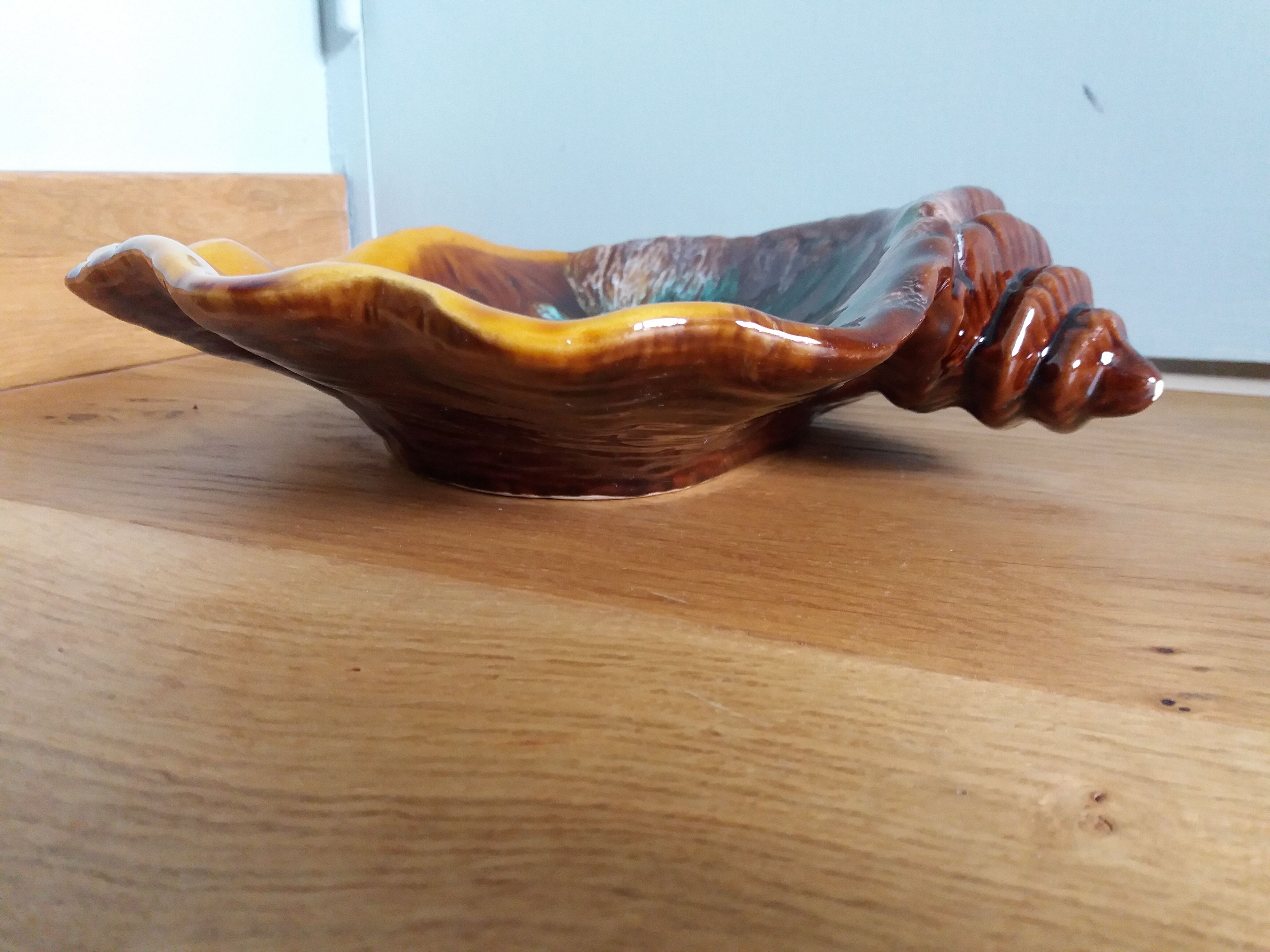 Empty shell ceramic pocket from vallauris