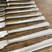 Couteaux vintage en inox dans boite