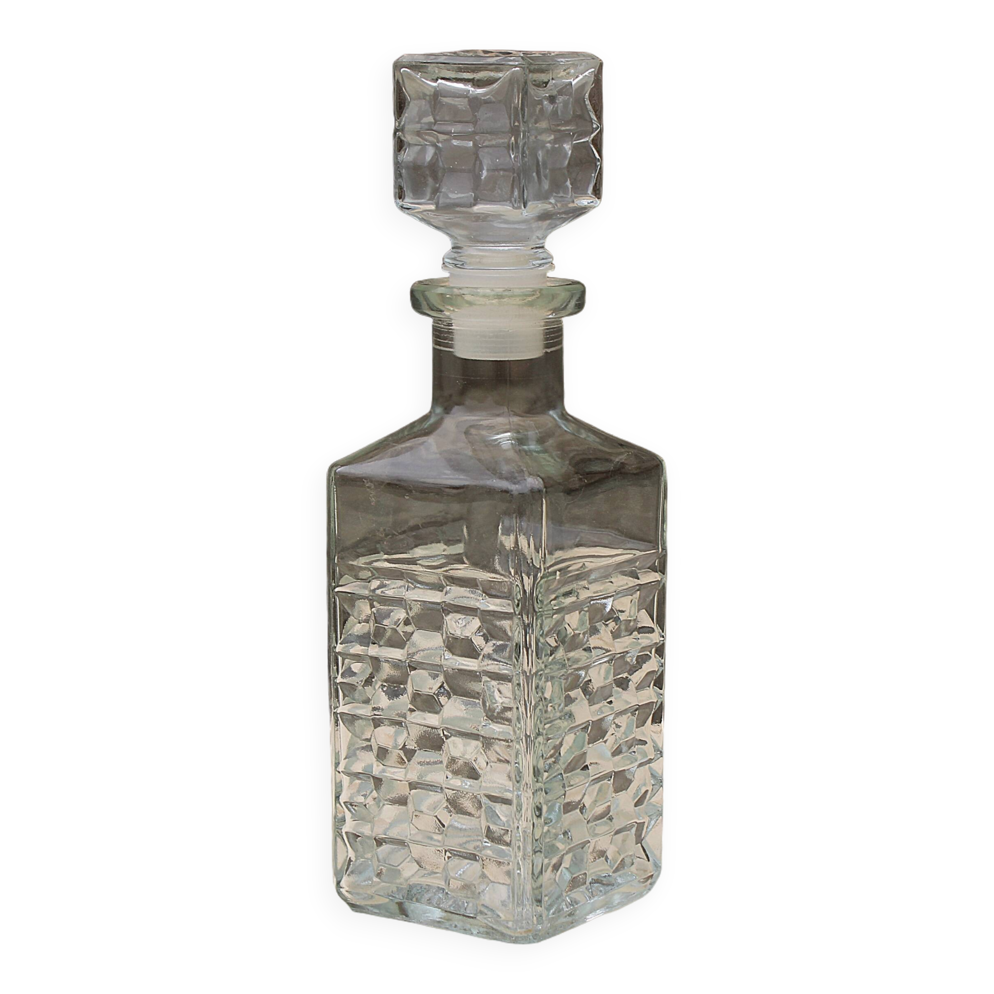 Carafe en verre ciselé