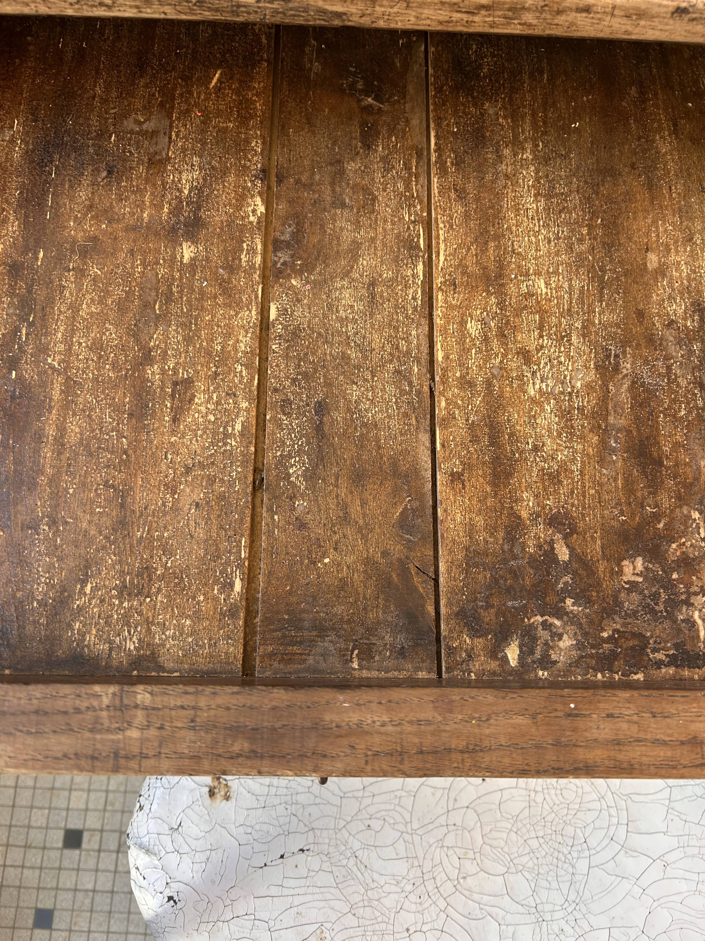 Farm table
