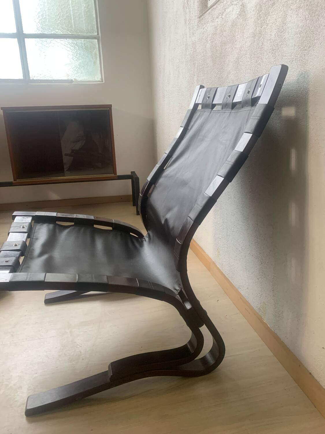 Leather armchair, Fireside chair