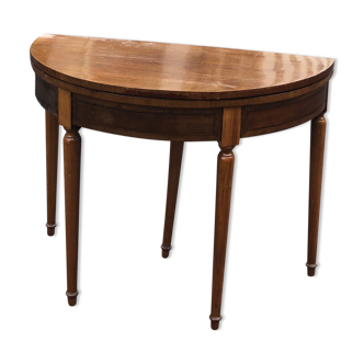 Half moon game table