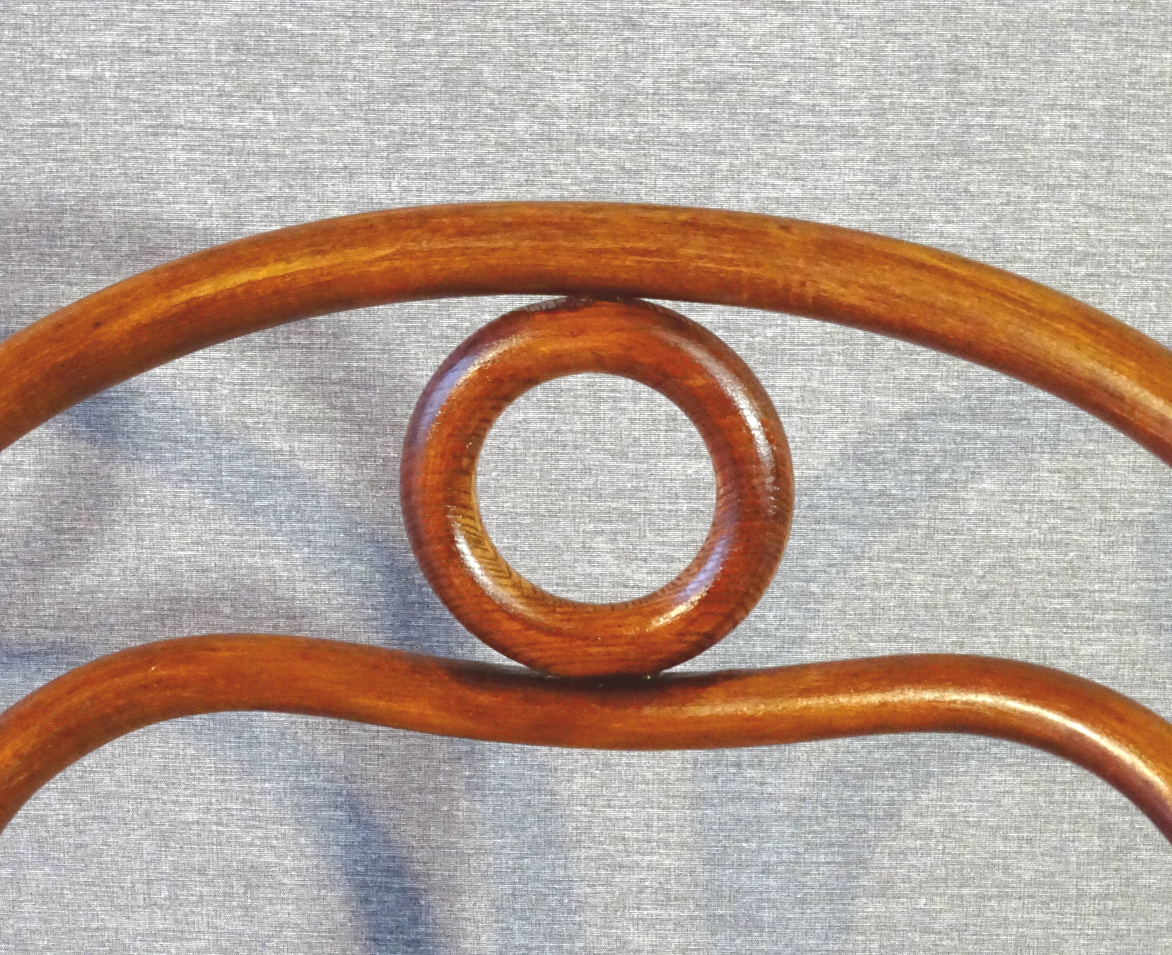 Set of 4 chairs THONET N°31, circa 1880, new cannages