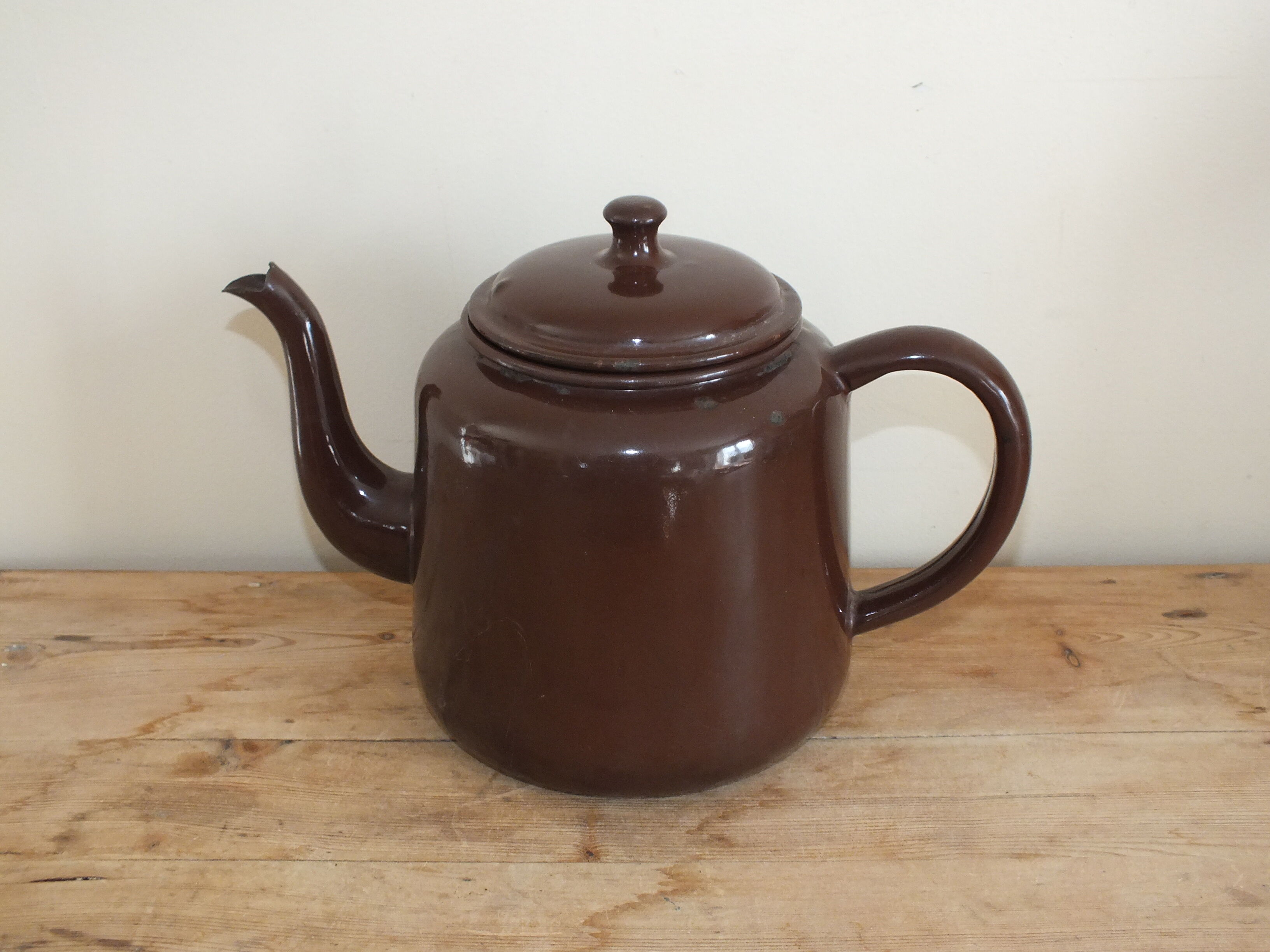 Brown enamelled coffee maker