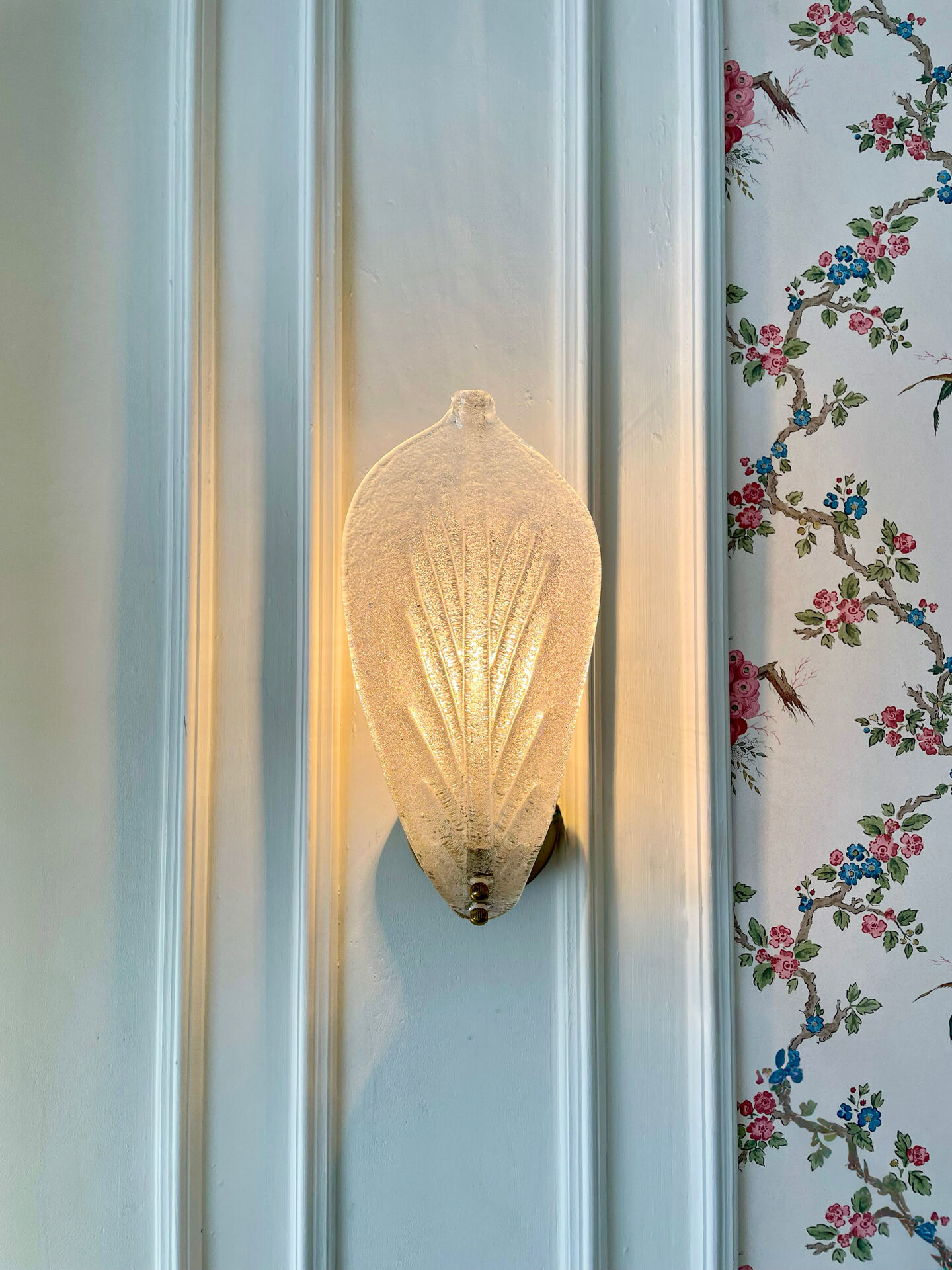 White Murano glass leaf wall light