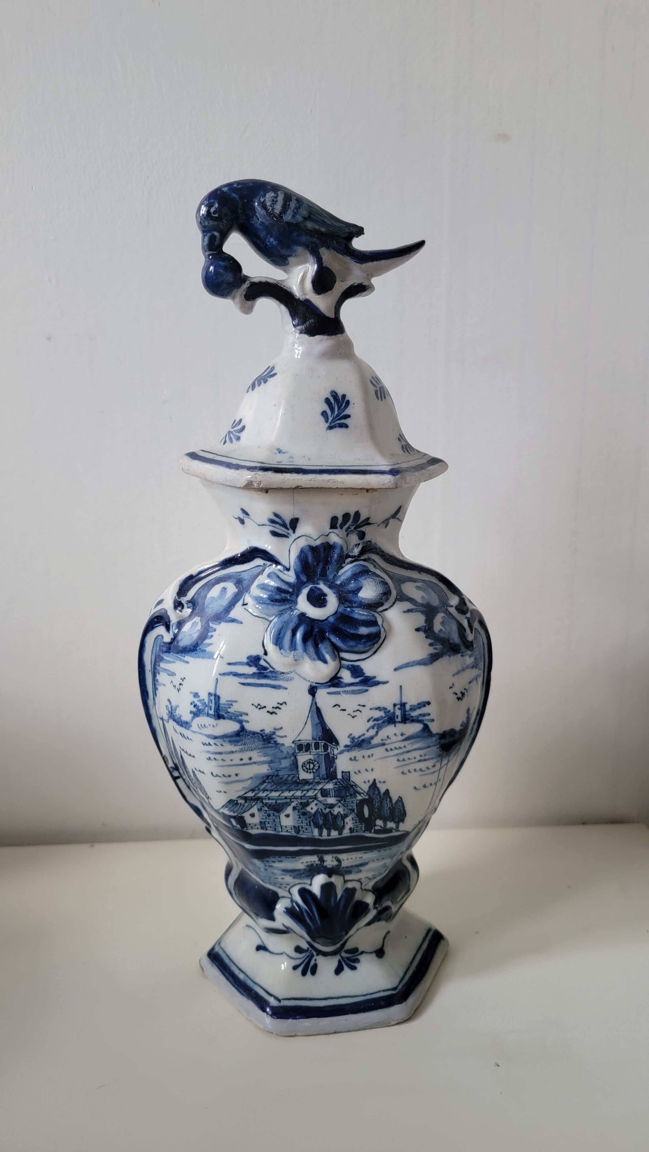 Potiche vase with Chinese lid
