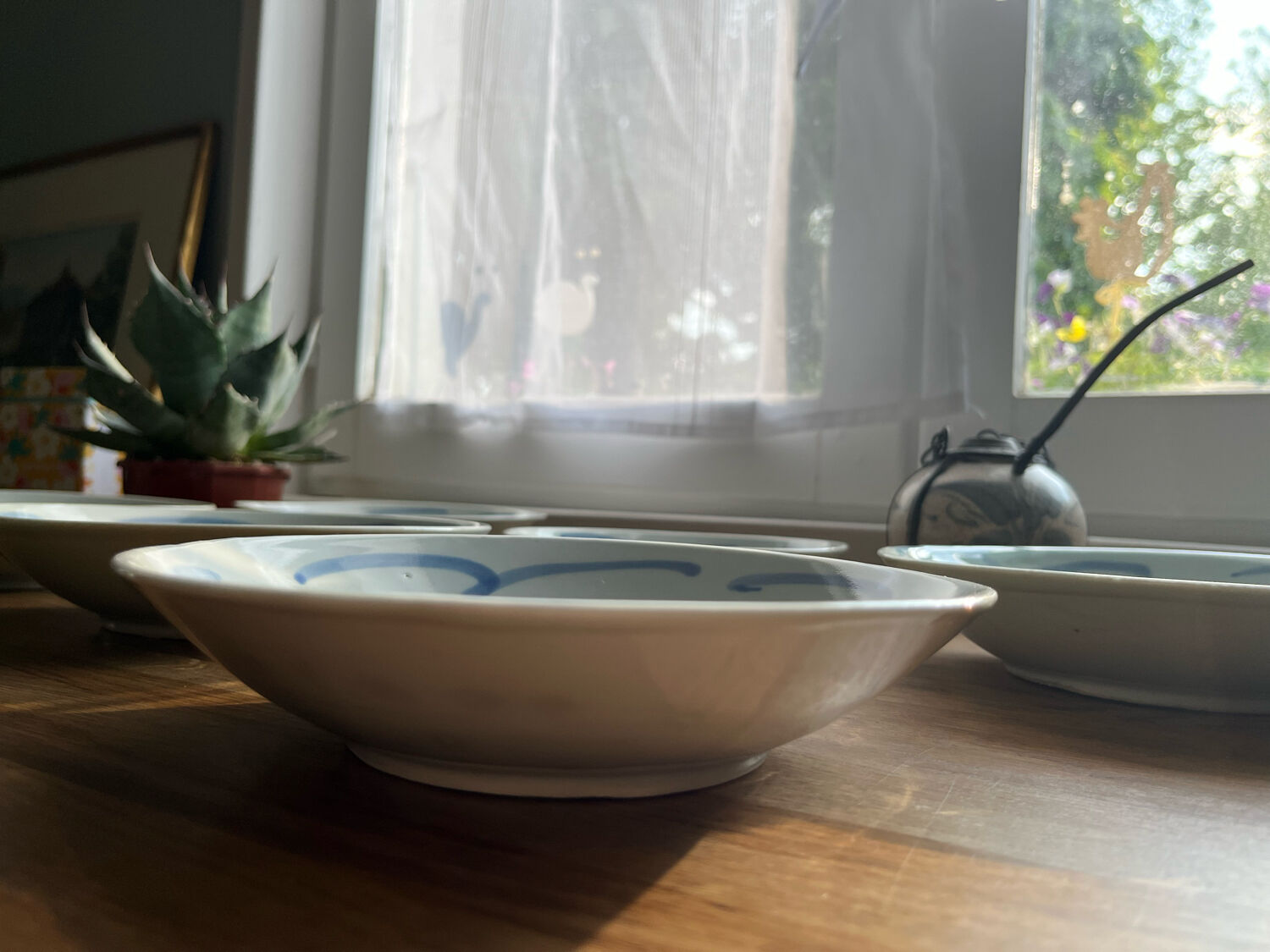 Porcelain plates with carp decoration