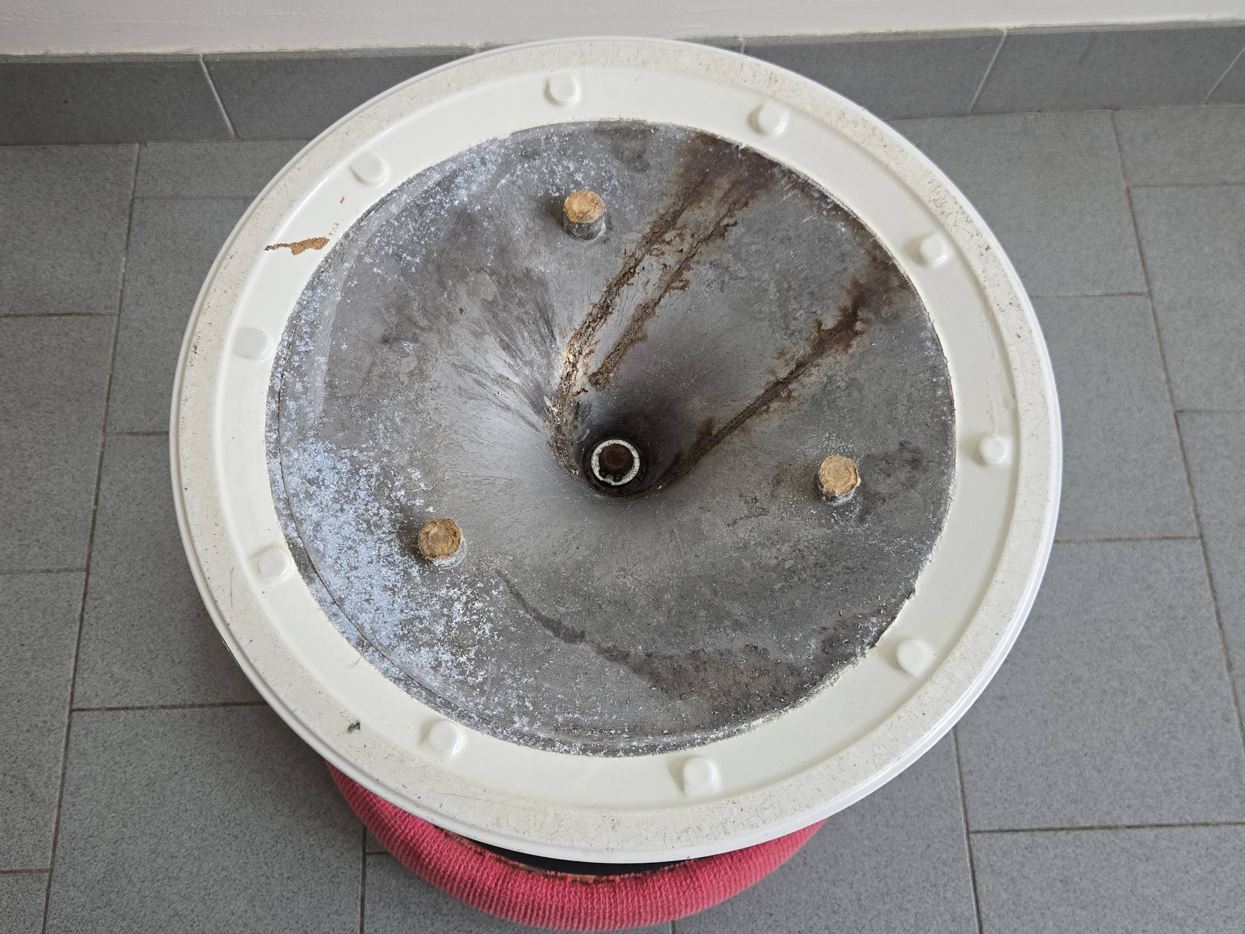 Knoll International Eero Saarinen stool 1970