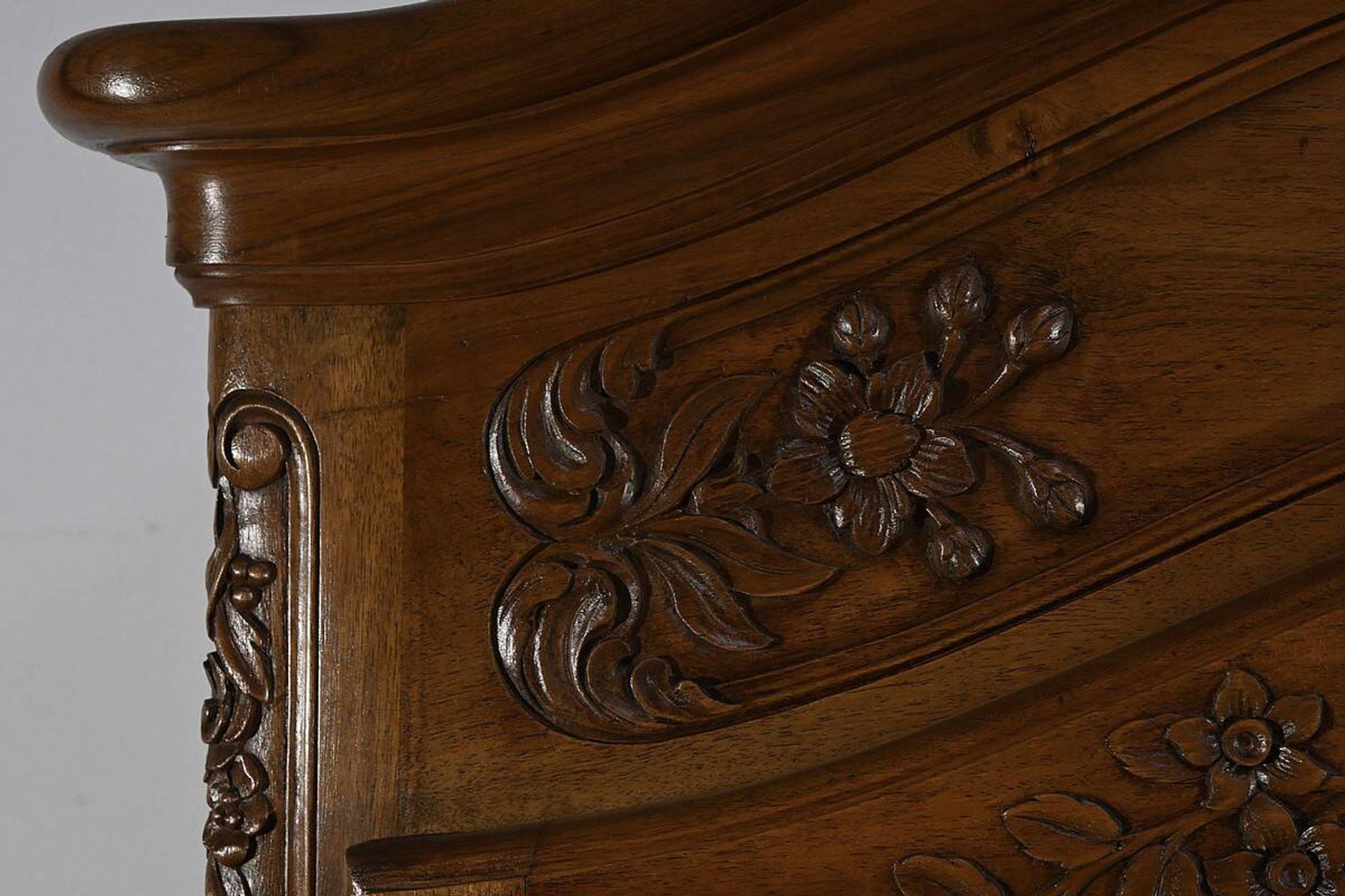 Walnut Display Cabinet, Louis XV Style – Late 19th Century