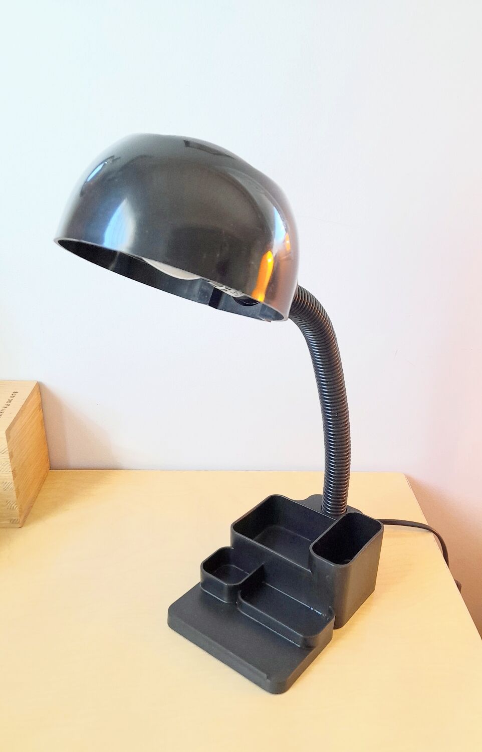 Sorter desk lamp