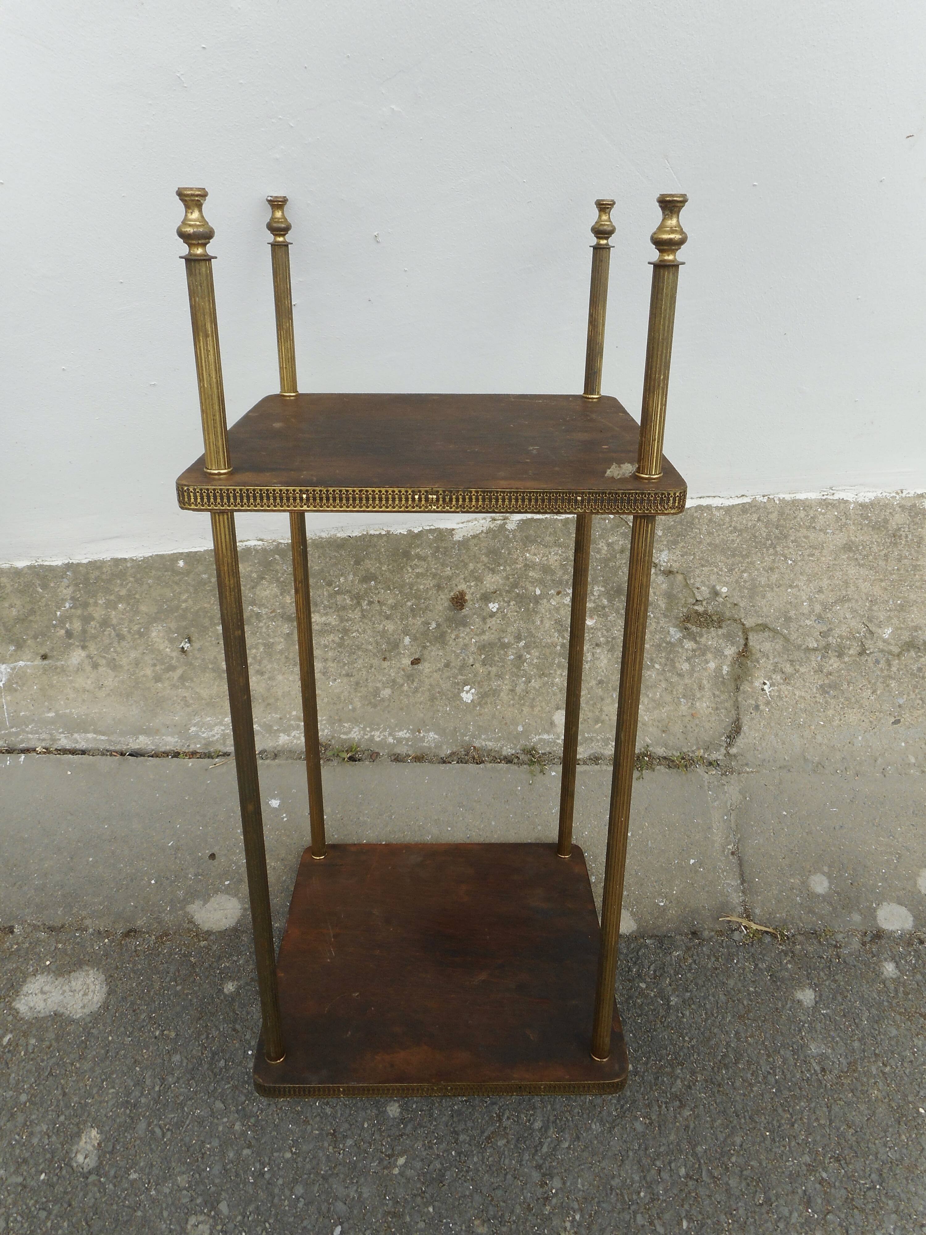 Formica and metal selette