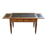 Très élégant bureau ancien de style Louis XVI, probablement en noyer