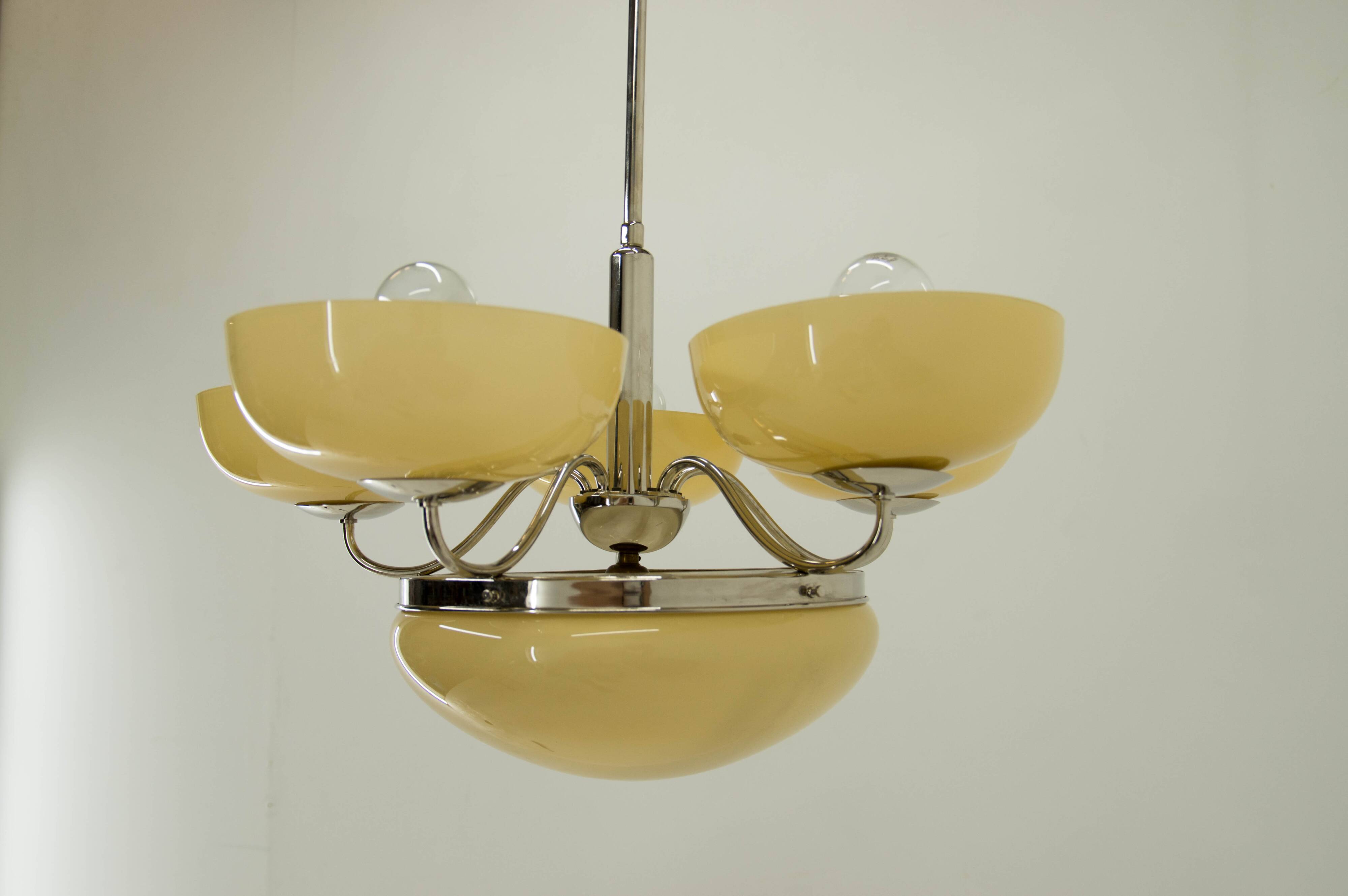 Large Art Deco Chandelier in Excellent Condition, 1930s