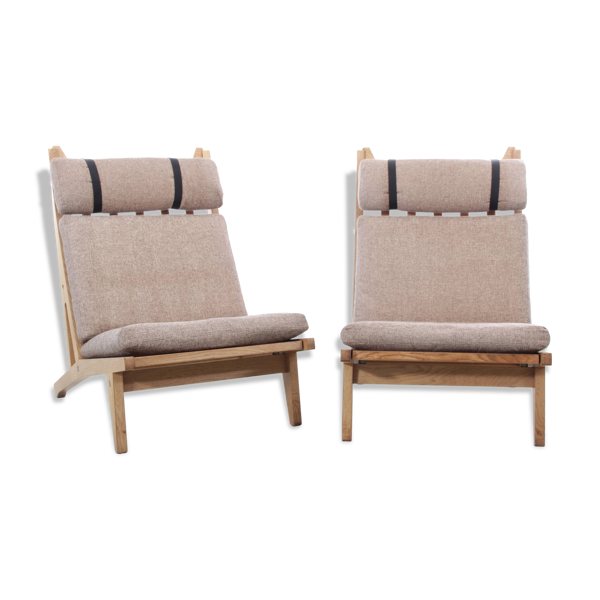 Paire de chauffeuses scandinaves GE 375