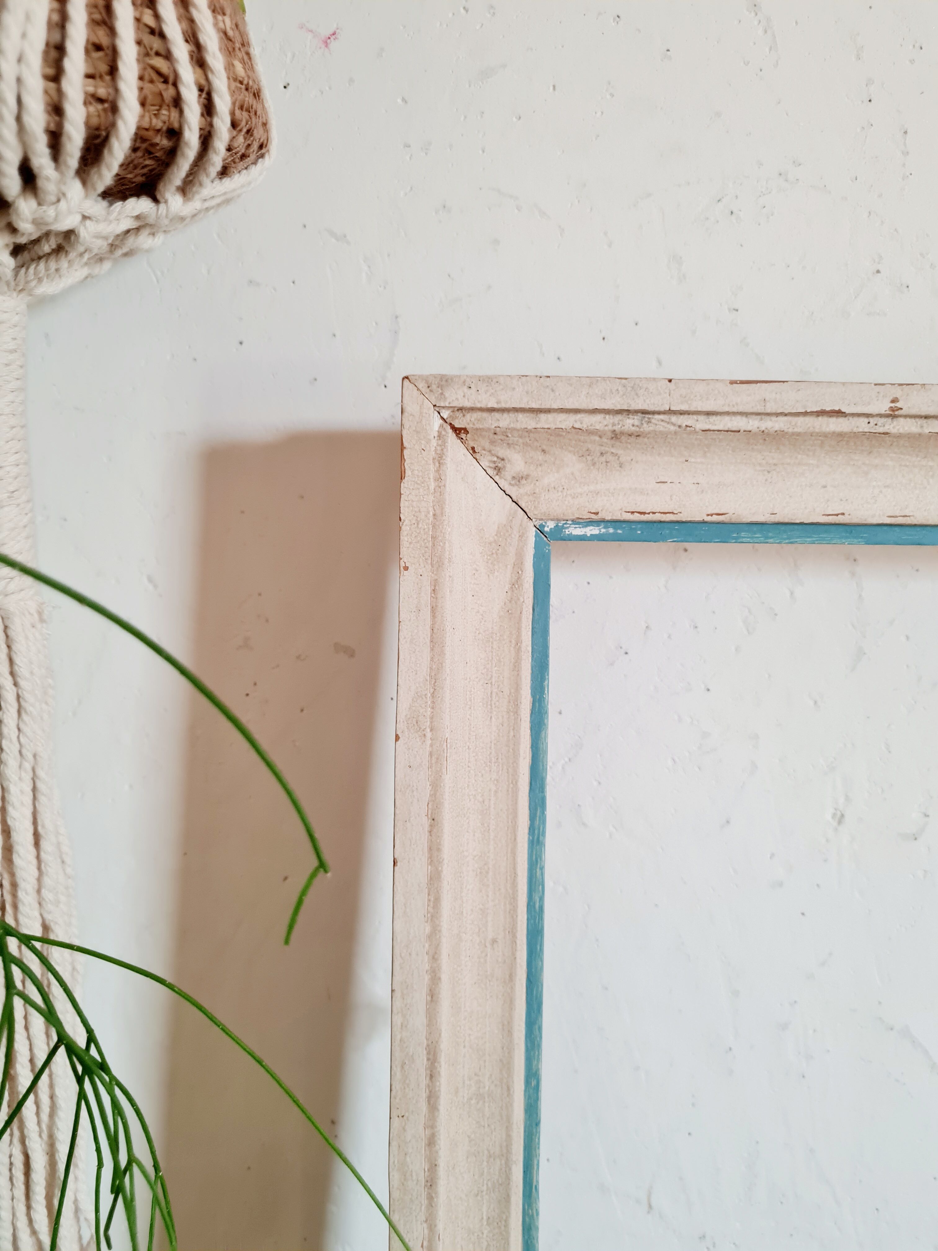Old frame in white and blue wood