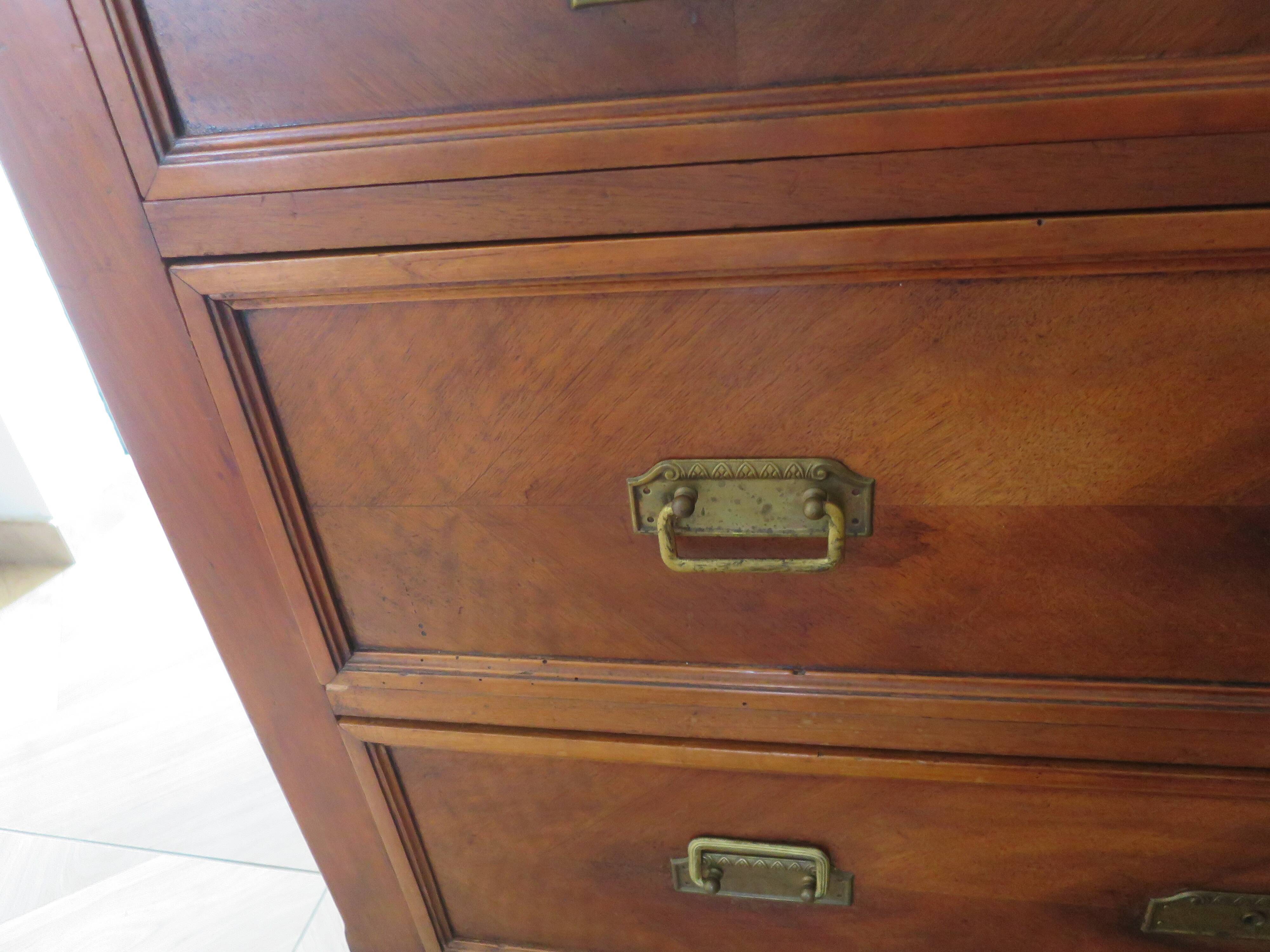 Louis Philippe style chest of drawers with 4 drawers in solid walnut and marble, 1900-1950.