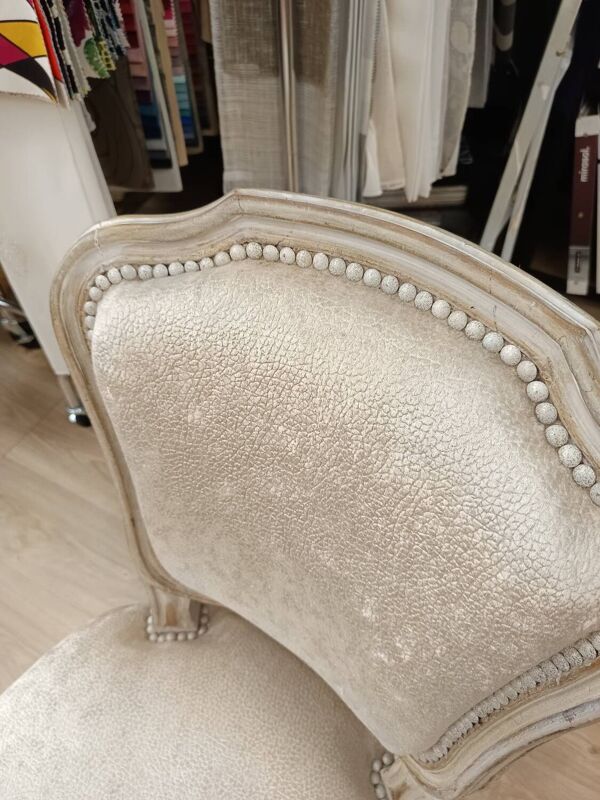 Chaise classique louis XV