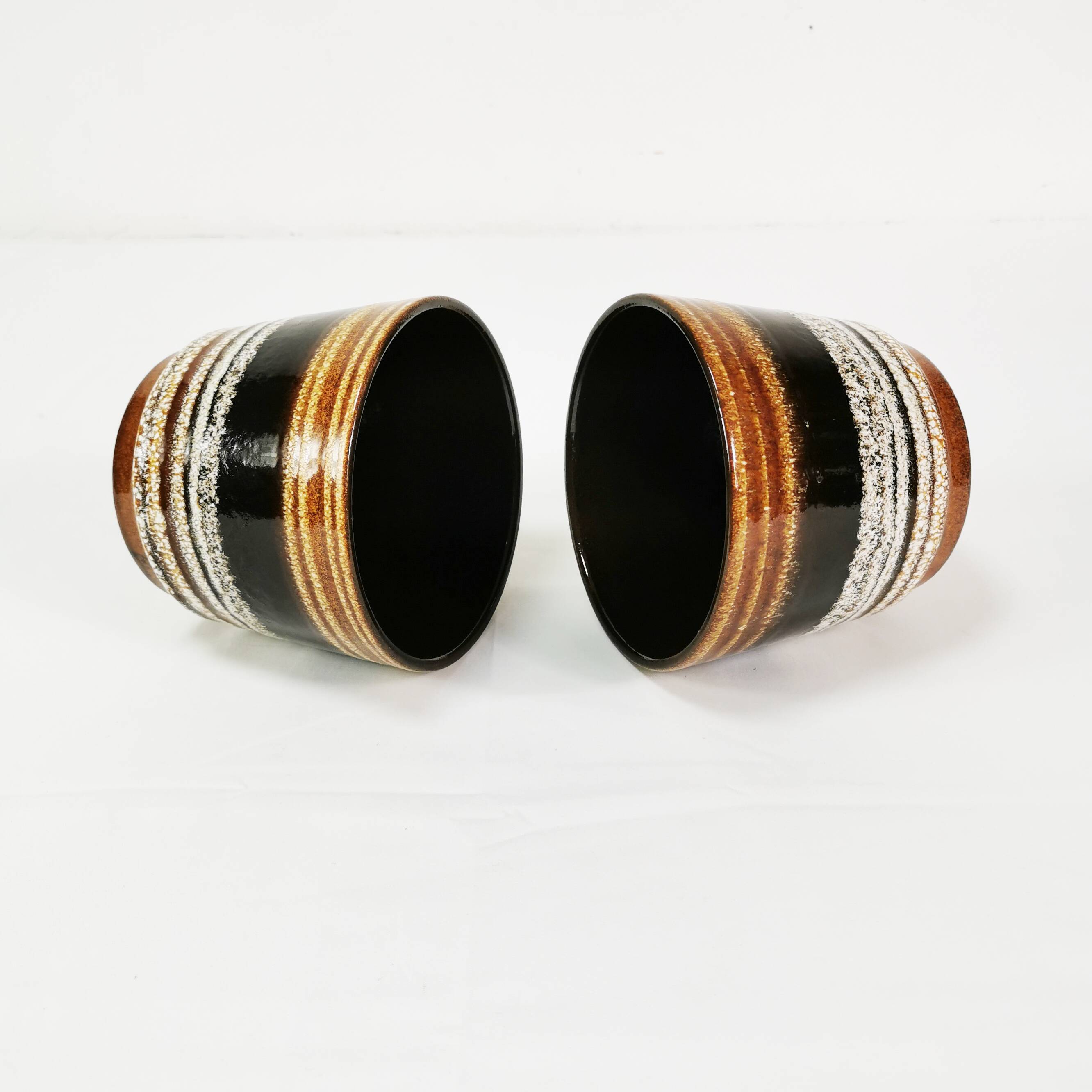 A pair of ceramic flower pots with covers, Scheurich, Germany, 1960s.