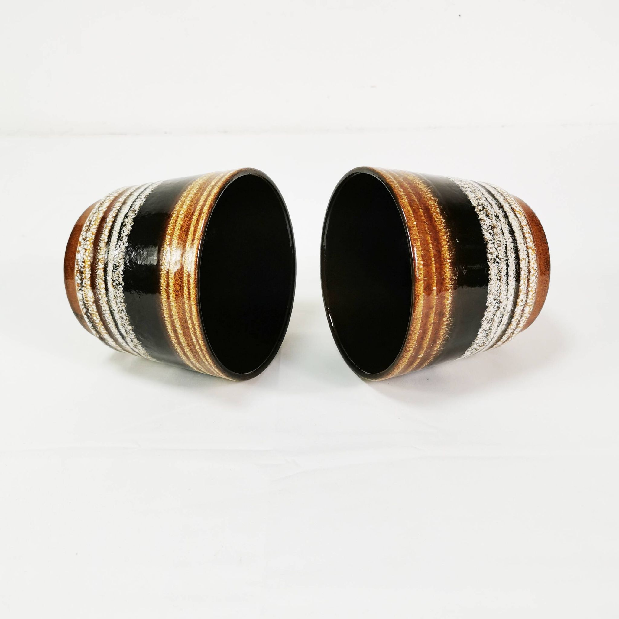 A pair of ceramic flower pots with covers, Scheurich, Germany, 1960s.