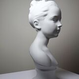 Bust of Louise Brongniart after Houdon, white biscuit Tharaud Limoges 20th century.