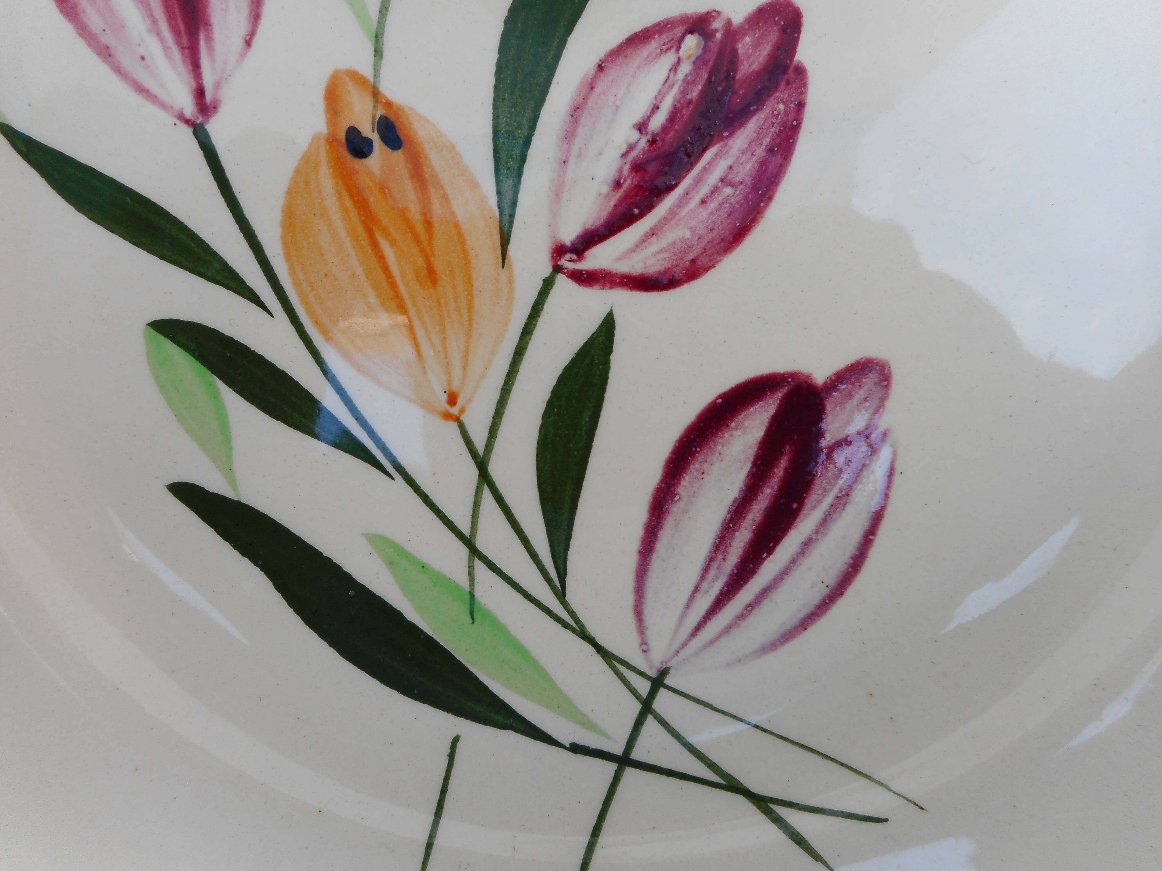 Lot of six plates decorated Tulips "Longchamp"