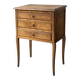 Chevet ancien en bois – 3 tiroirs – pieds galbés – esprit maison de fa