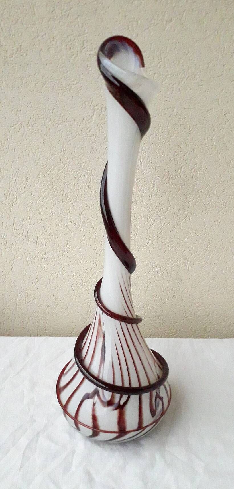 Vase soliflore en verre signé