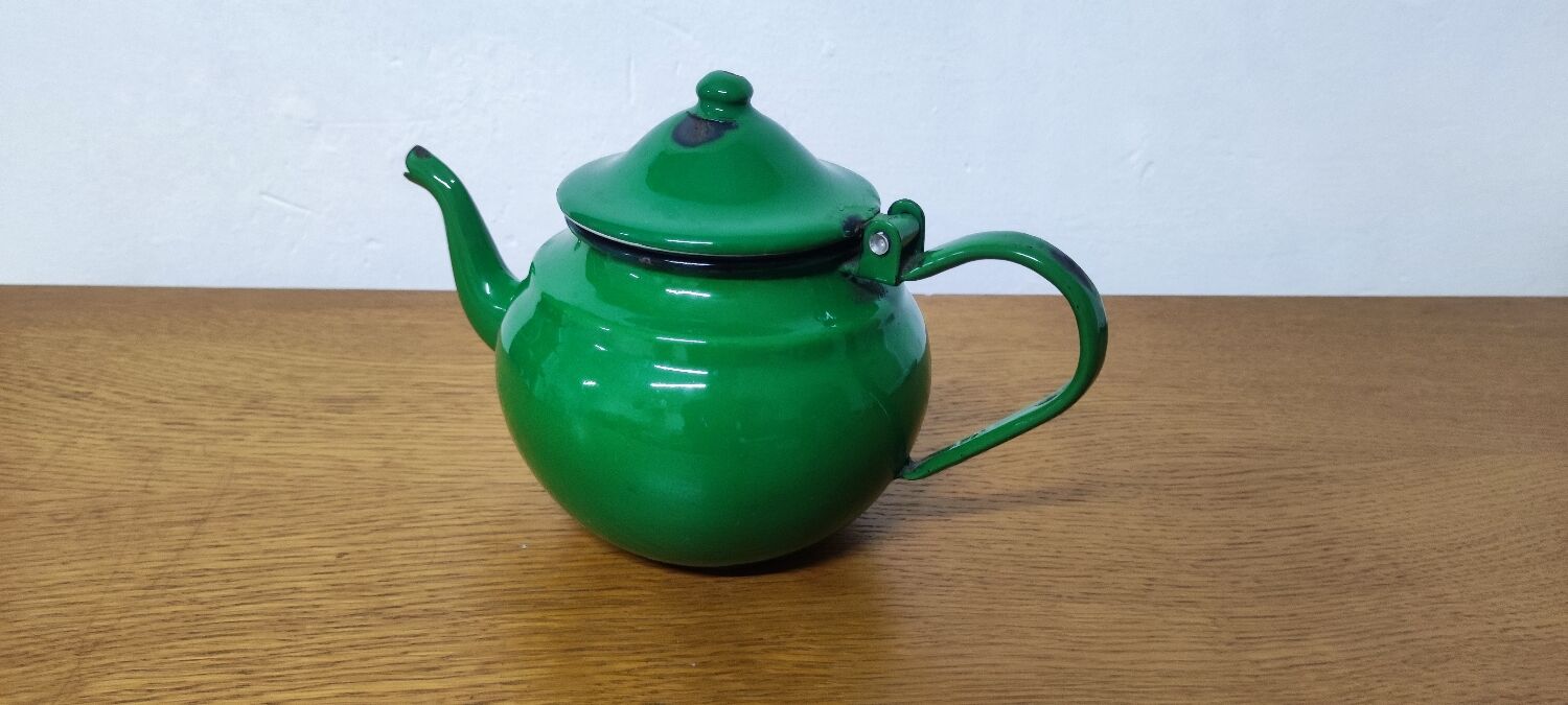 Enamel teapot