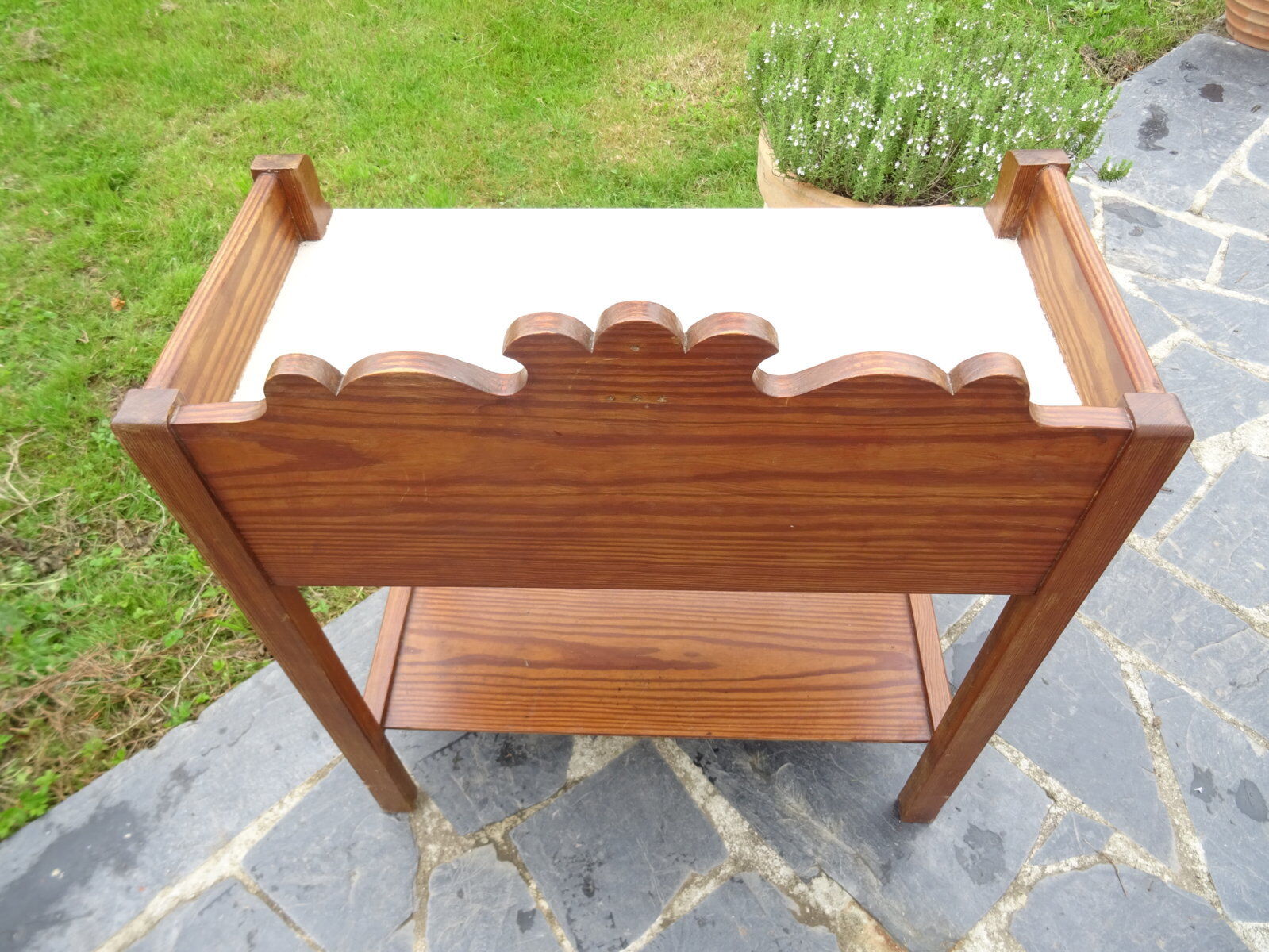 Table de toilette en pichepin